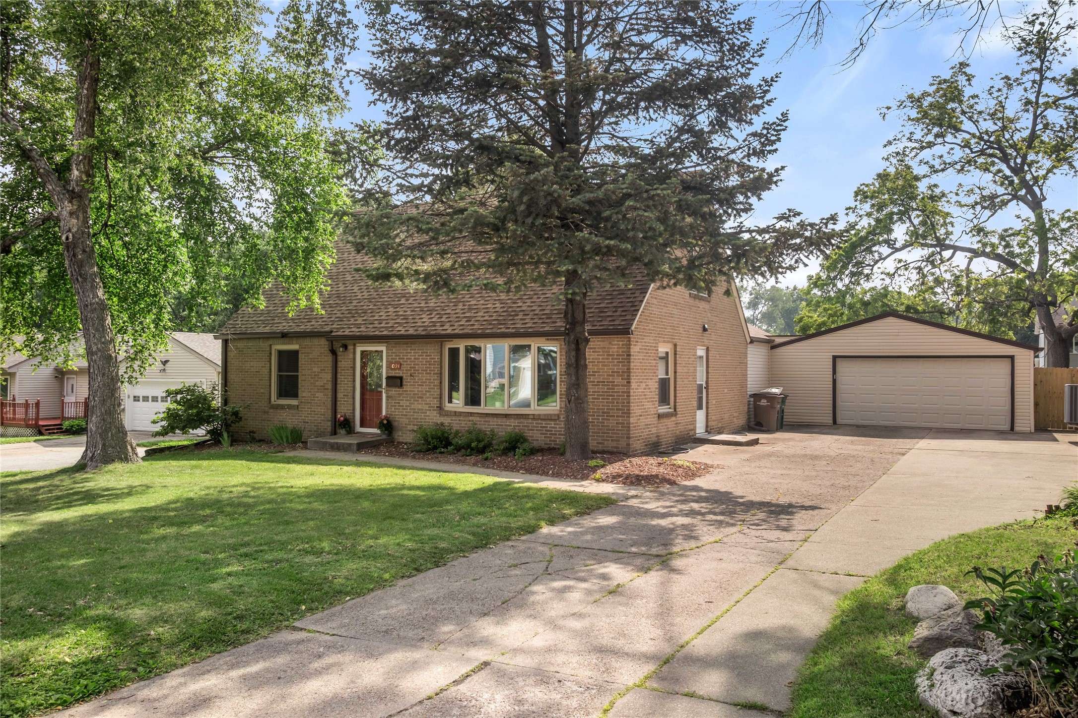 Windsor Heights, IA 50324,1034 66th Street