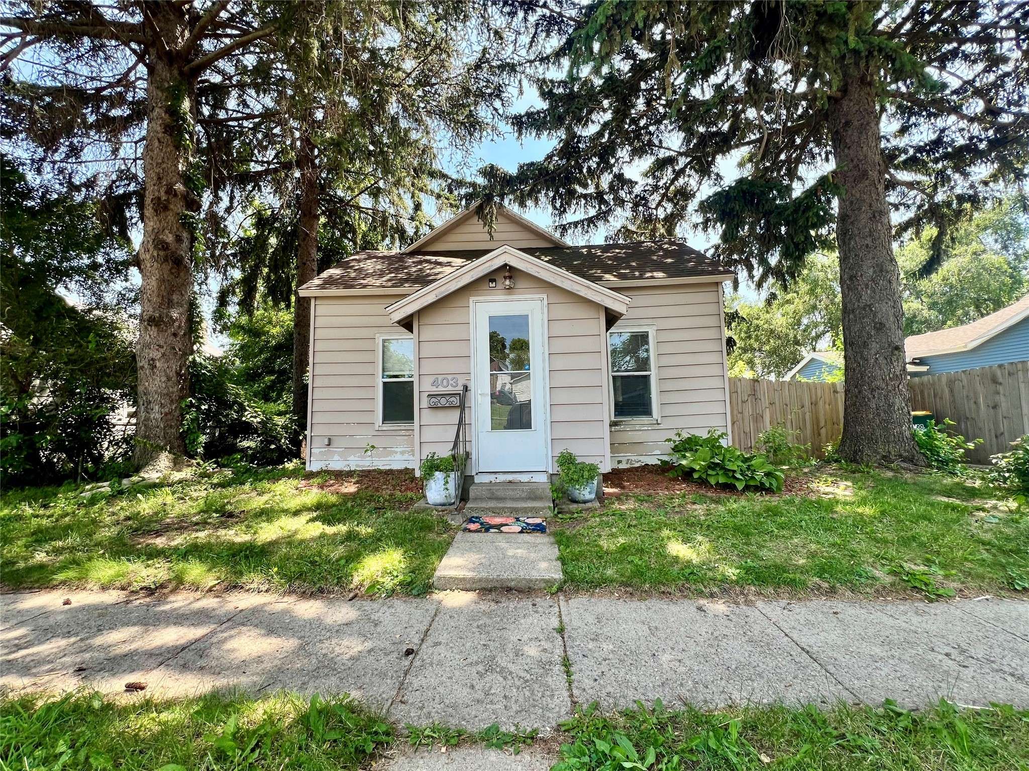 Indianola, IA 50125,403 W 1st Avenue