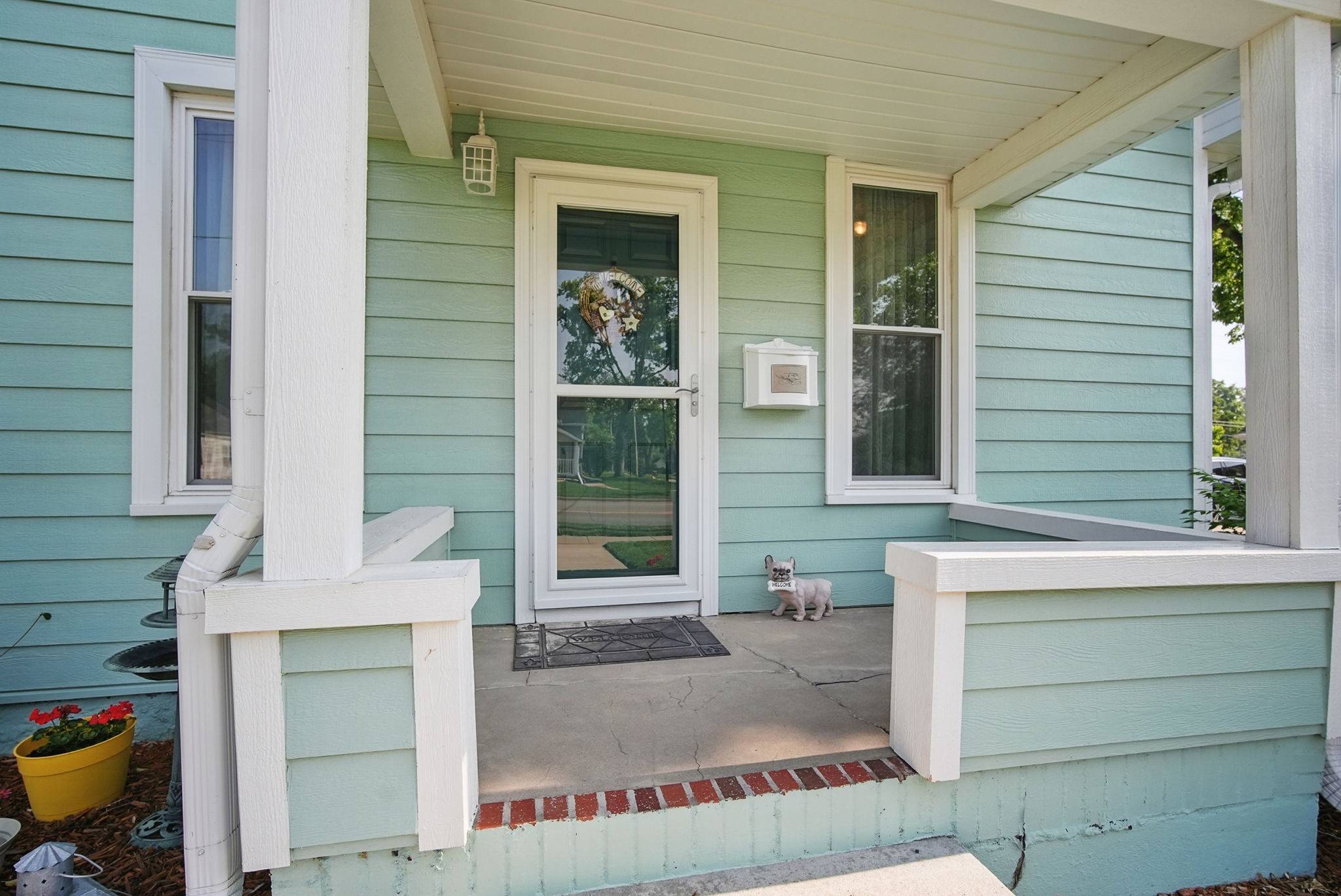 Indianola, IA 50125,604 W 2nd Avenue