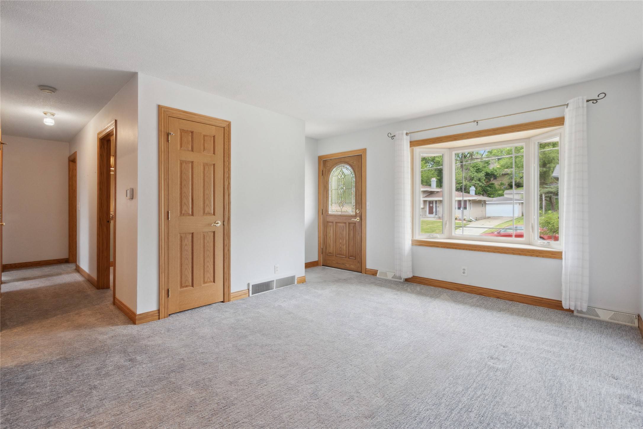 Des Moines, IA 50317,2441 Hull Avenue