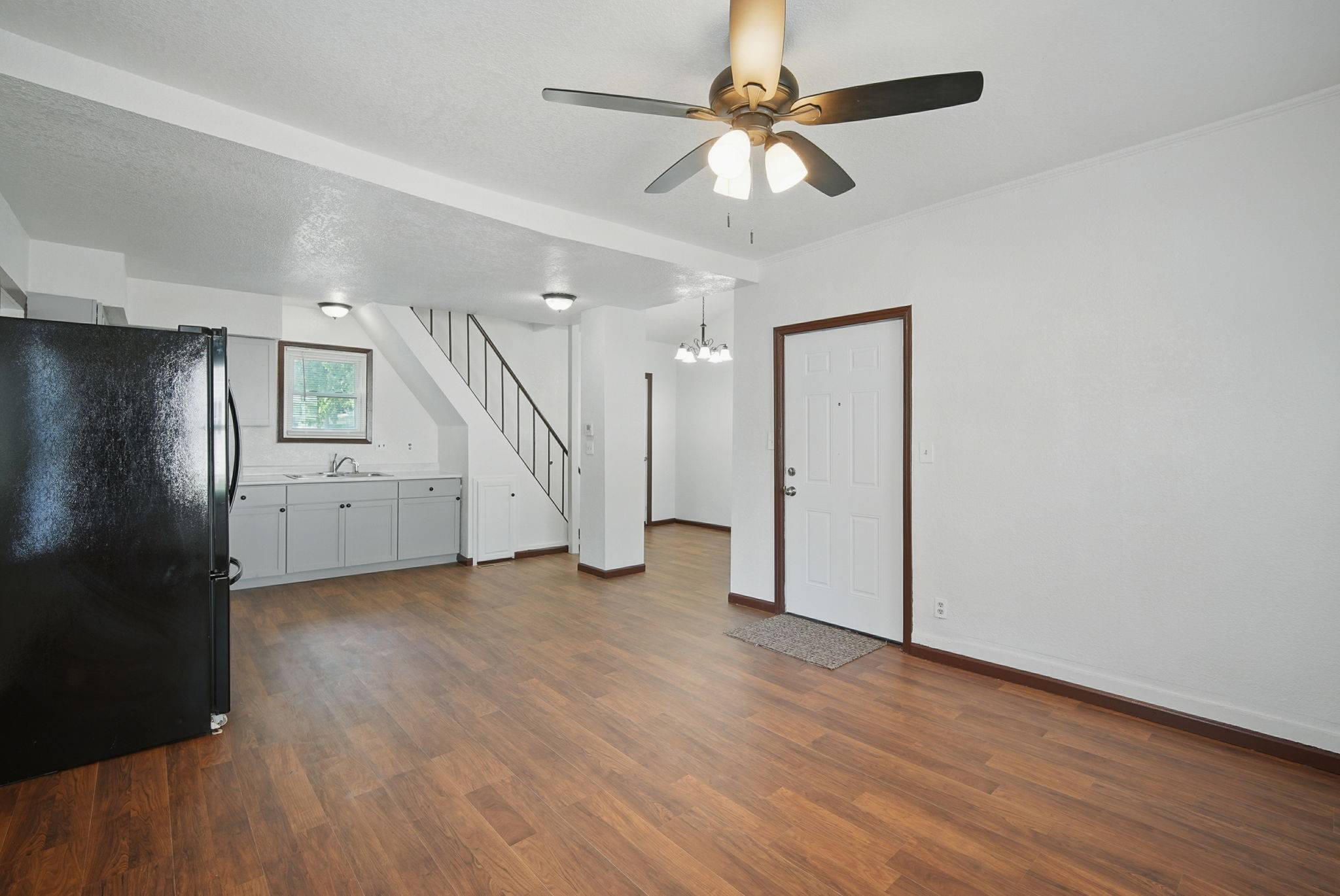 Des Moines, IA 50316,1657 E Walnut Street
