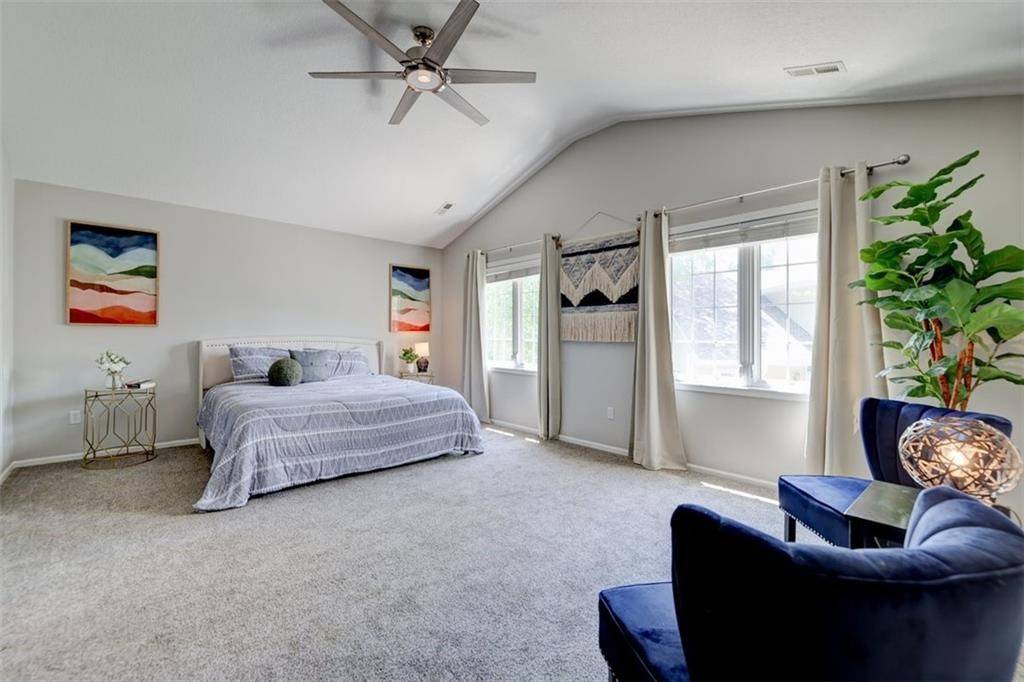 Des Moines, IA 50310,5583 Meredith Drive #5C