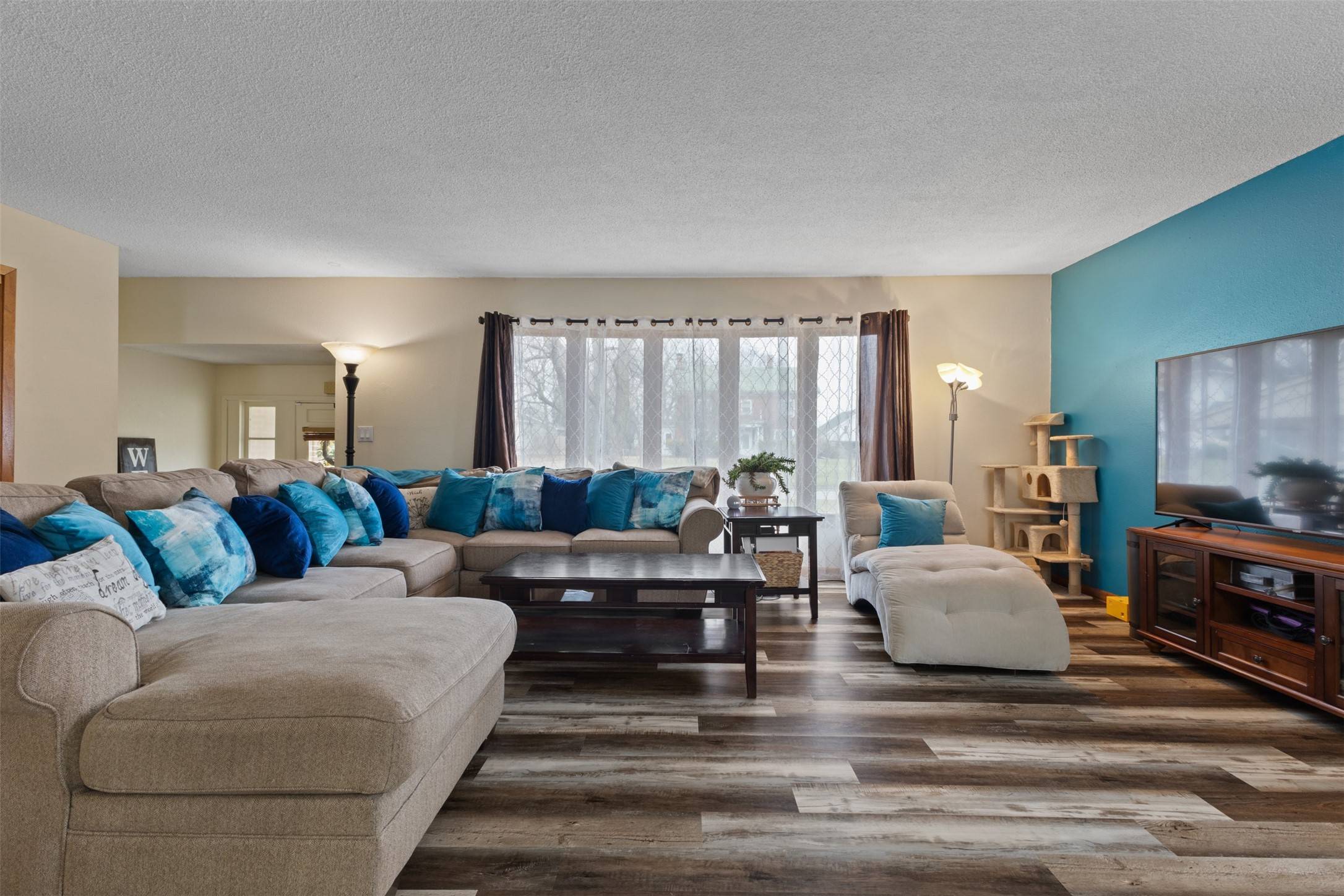 Dallas Center, IA 50063,102 Kellogg Avenue