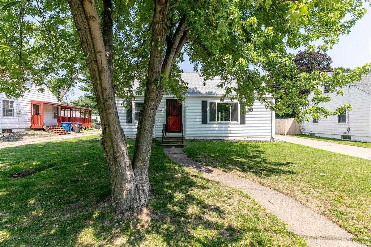 Des Moines, IA 50322,2325 61st Street