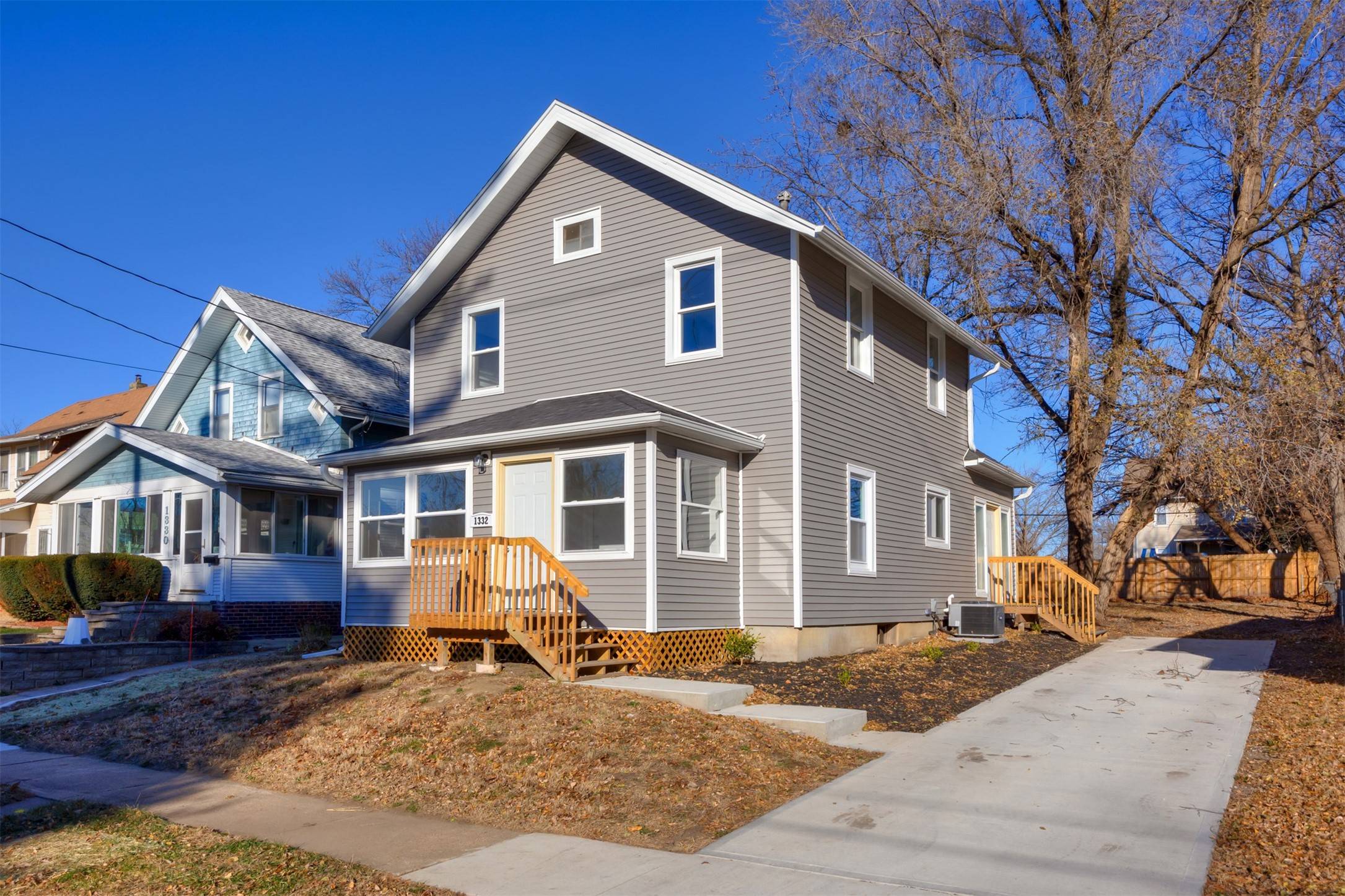Des Moines, IA 50316,1332 E Sheridan Avenue