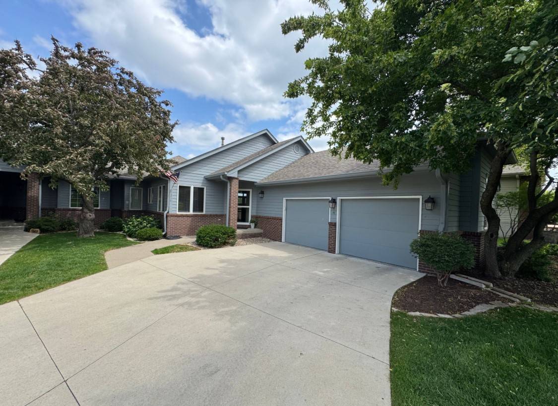 West Des Moines, IA 50266,1214 Glen Oaks Drive