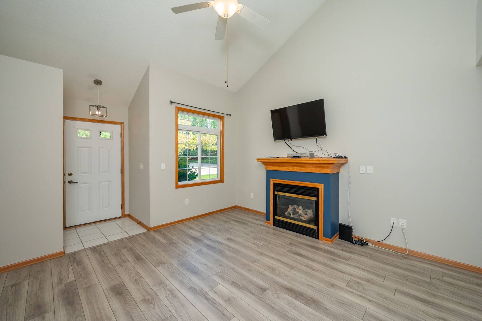 Des Moines, IA 50317,5221 Village Run Avenue #1201