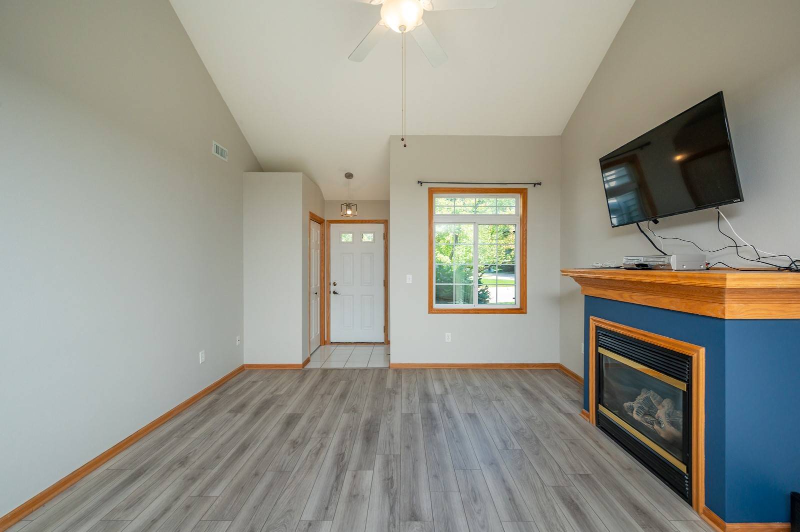 Des Moines, IA 50317,5221 Village Run Avenue #1201
