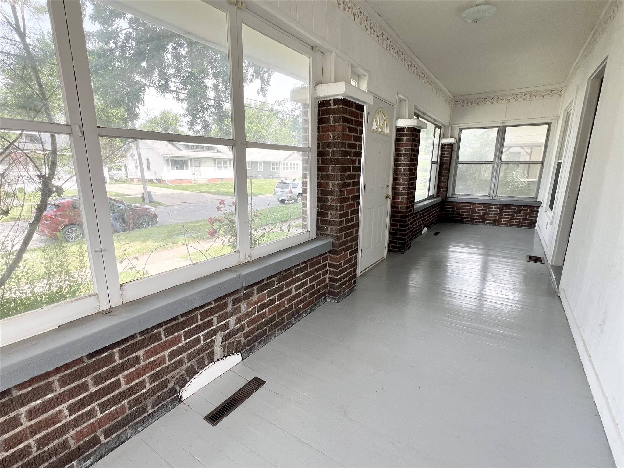 Newton, IA 50208,702 W 6th Street S