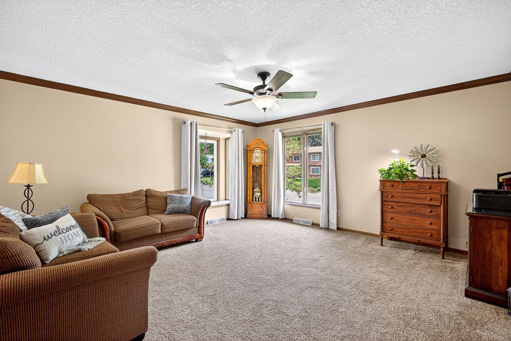 Des Moines, IA 50310,5010 Twana Drive