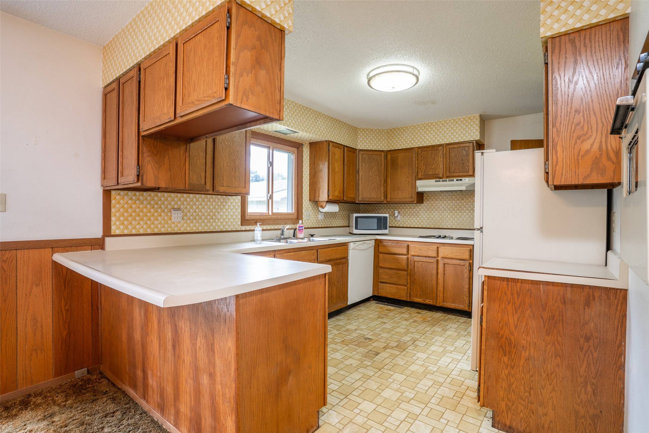 Ankeny, IA 50023,6946 NE Halbrook Lane