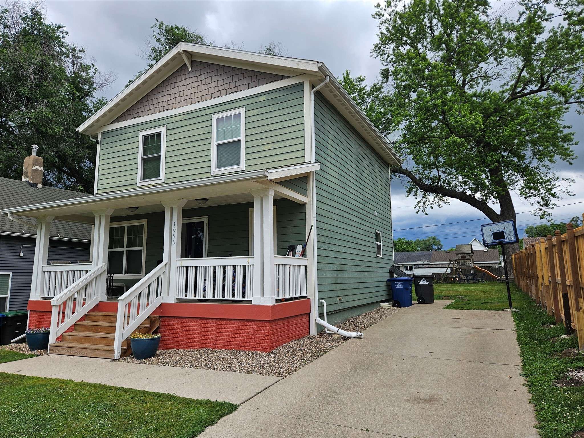 Des Moines, IA 50316,1096 Buchanan Street