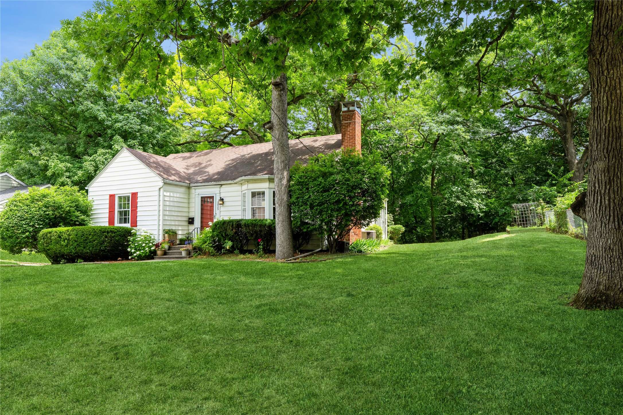 Des Moines, IA 50310,2625 38th Street