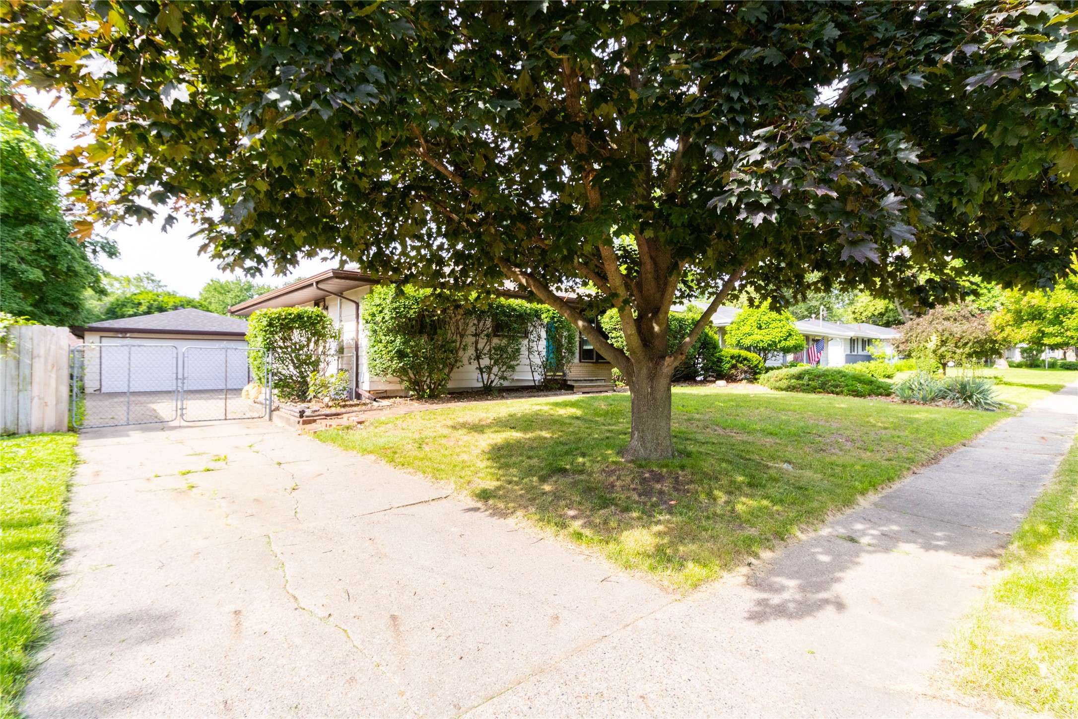 Des Moines, IA 50310,3408 Lindlavista Way