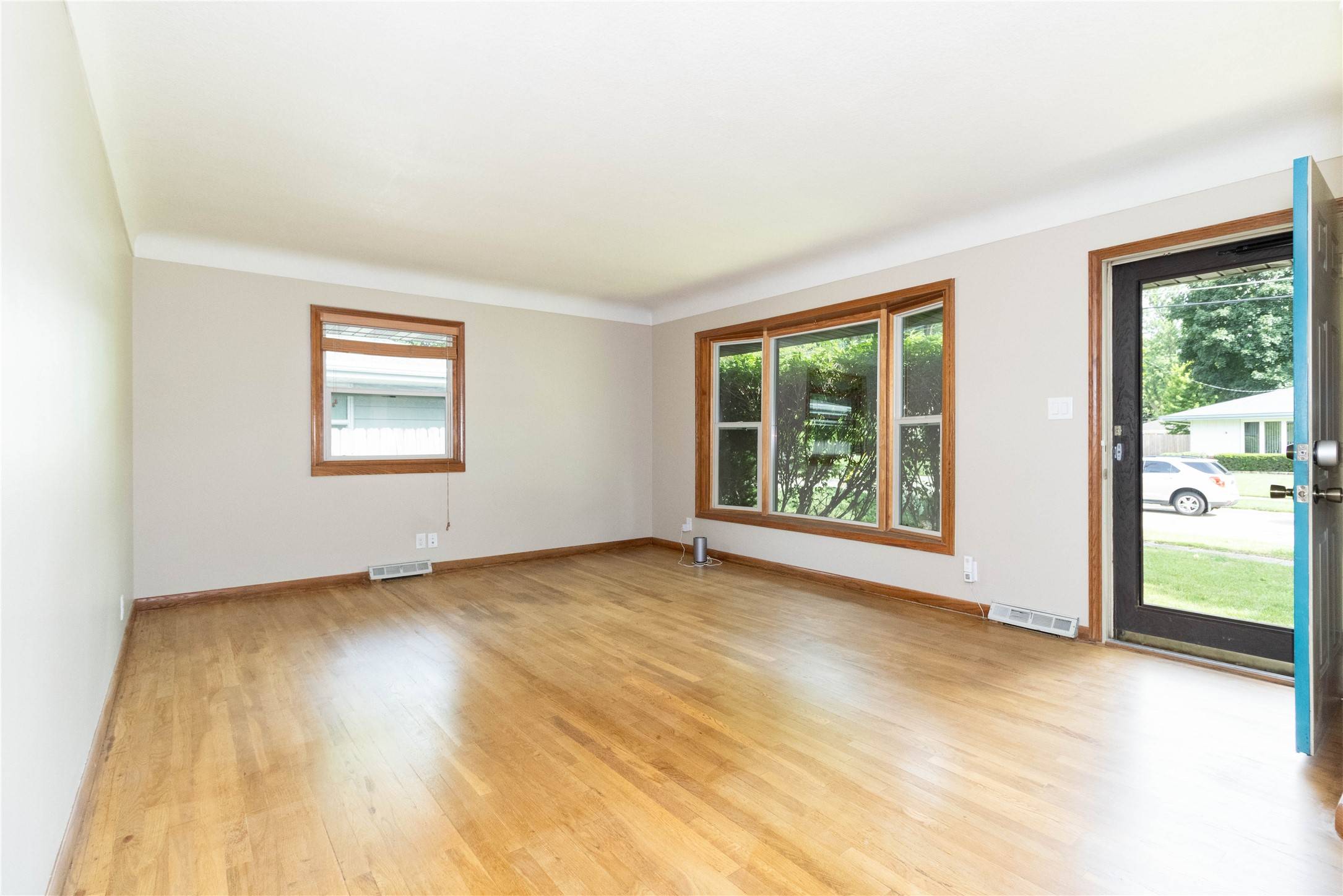 Des Moines, IA 50310,3408 Lindlavista Way