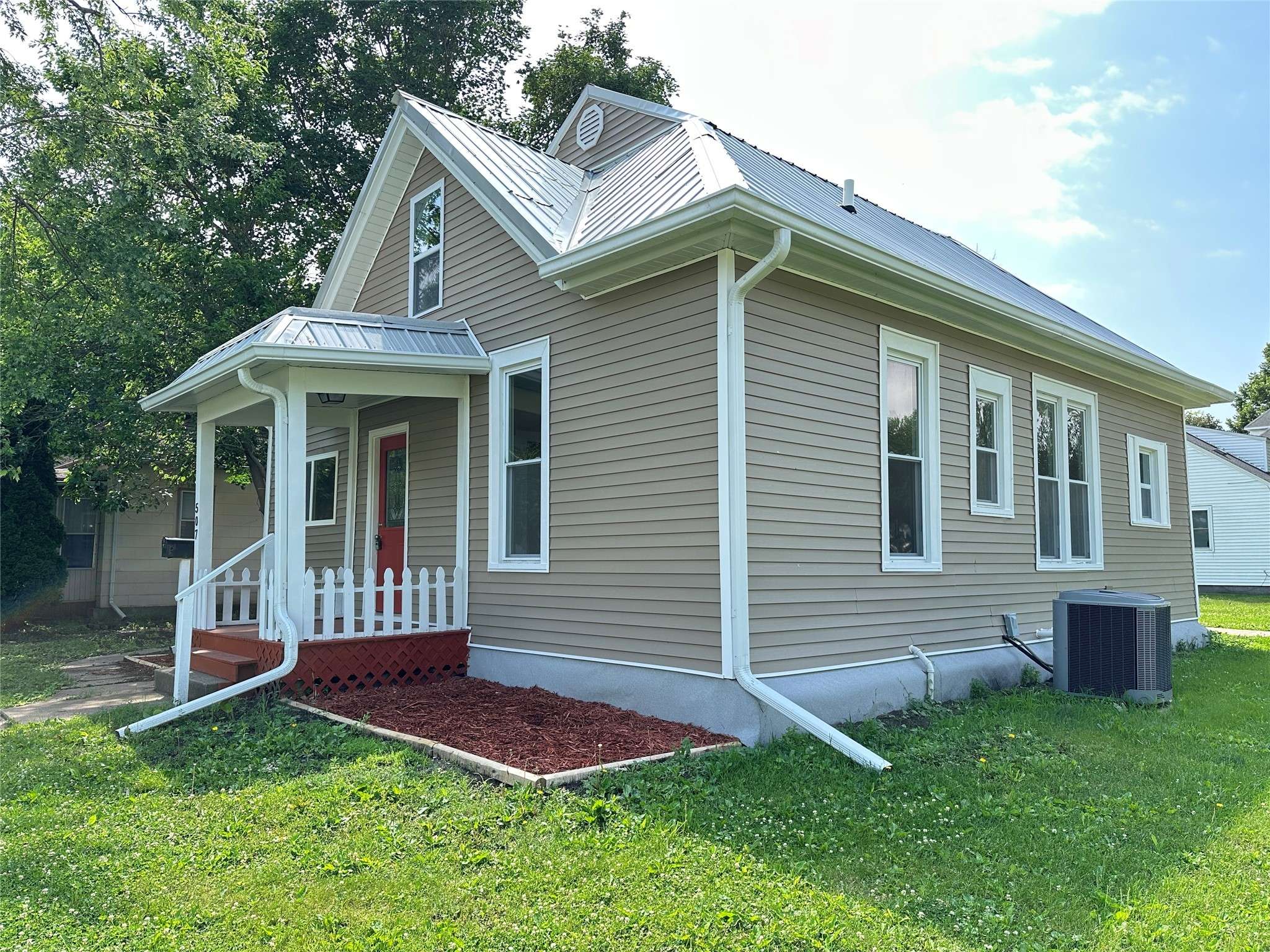 Jefferson, IA 50129,507 W Lincoln Way