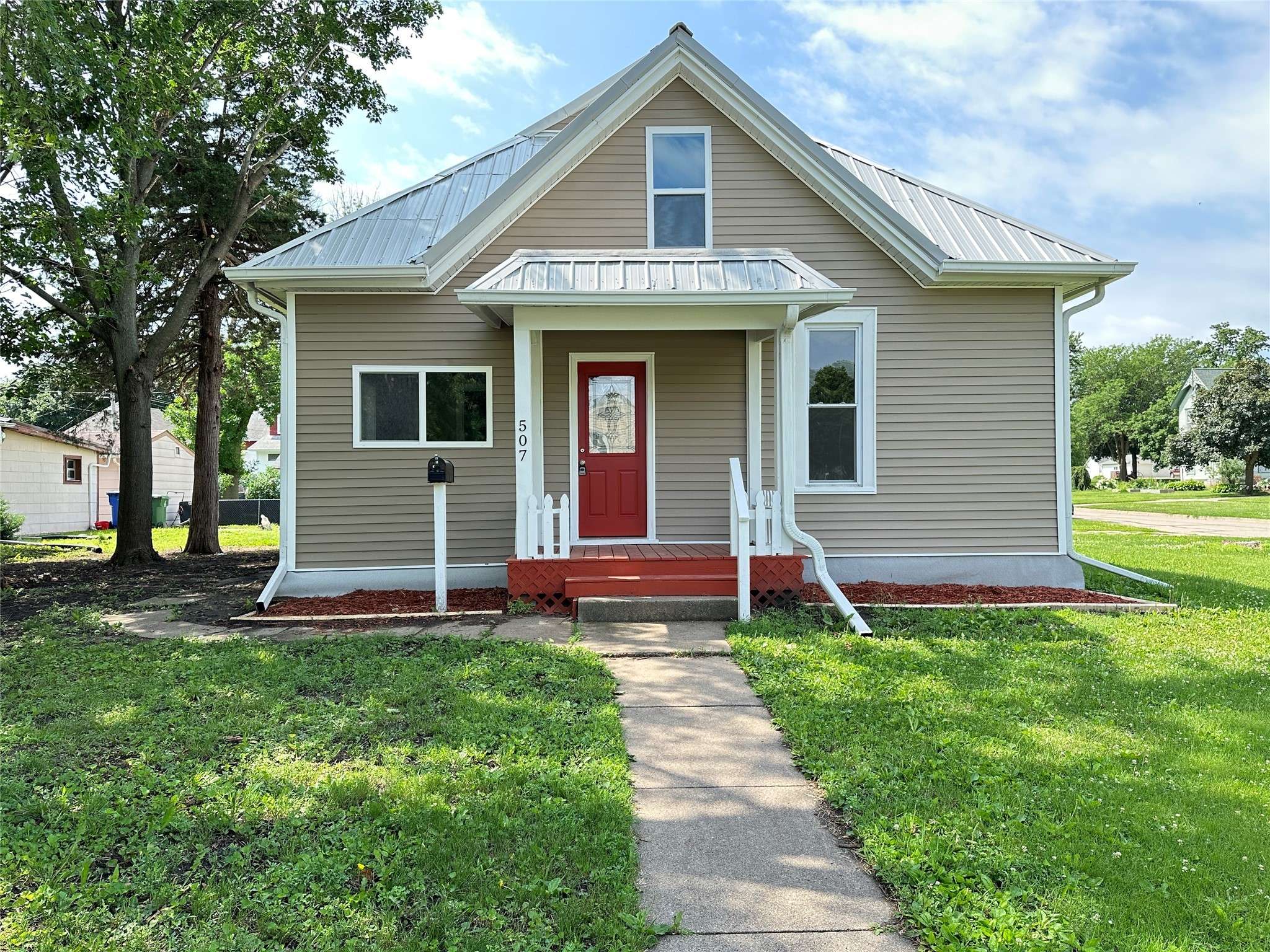 Jefferson, IA 50129,507 W Lincoln Way