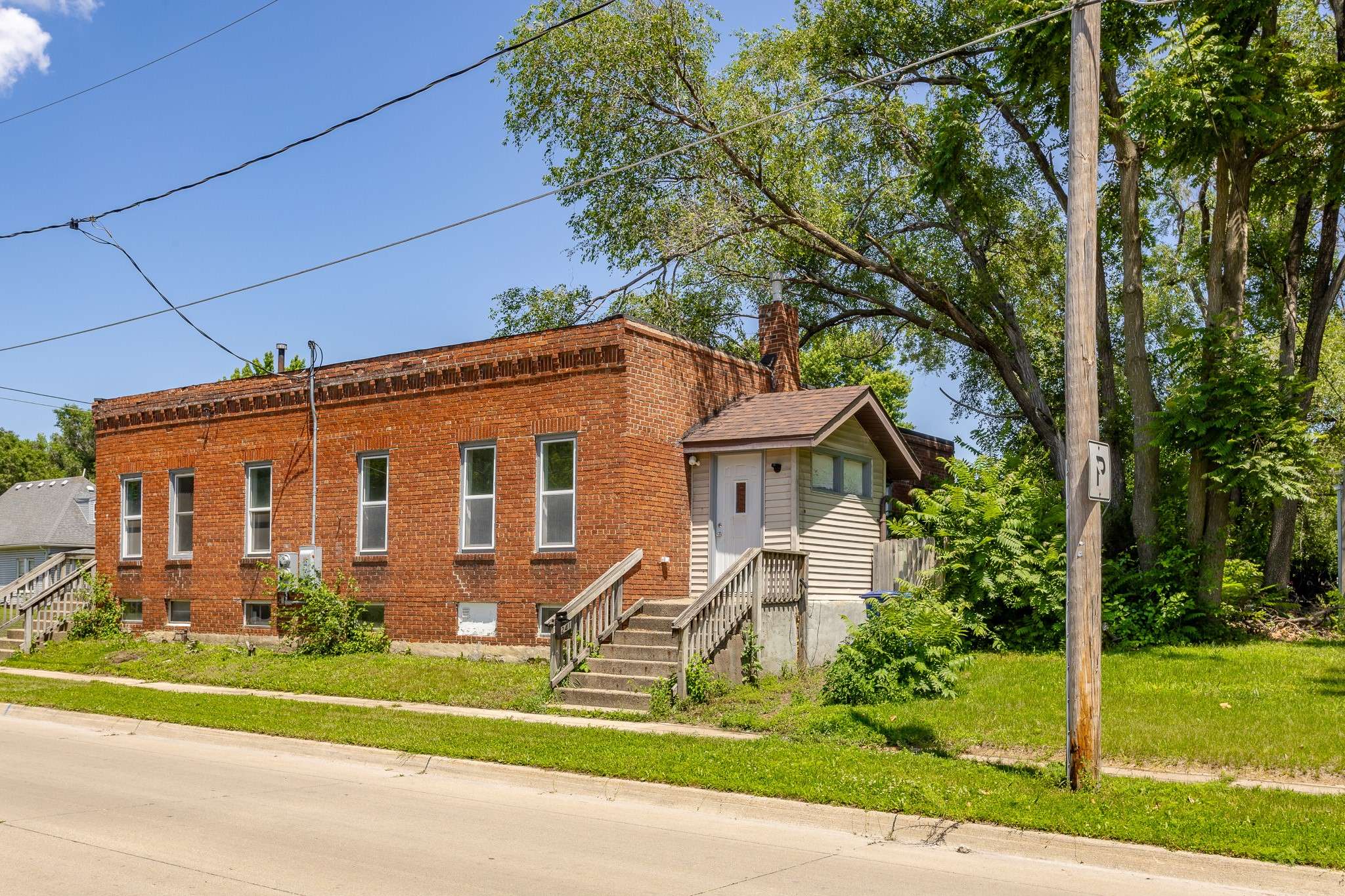 Des Moines, IA 50317,241-243 E 24th Street