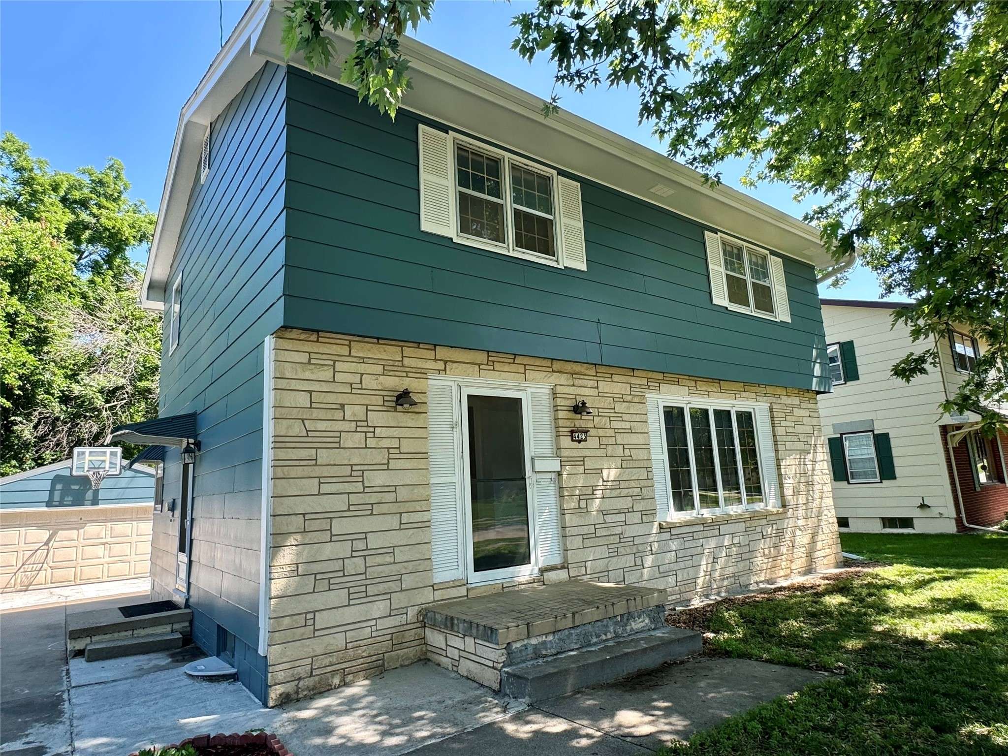 Des Moines, IA 50310,4425 Amick Avenue