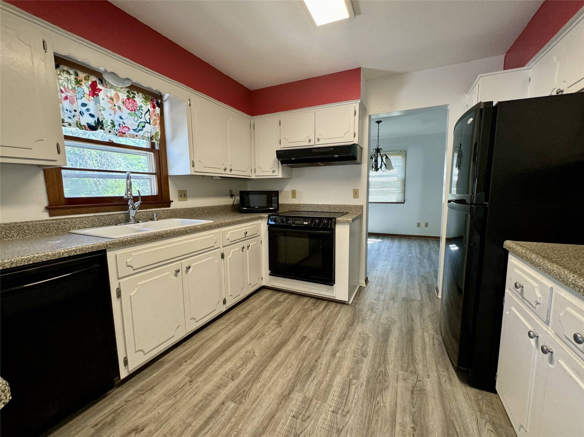 Des Moines, IA 50310,4425 Amick Avenue