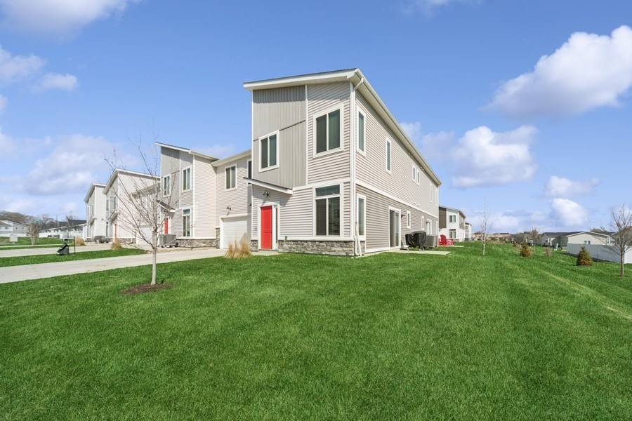 West Des Moines, IA 50266,9529 Capstone Court