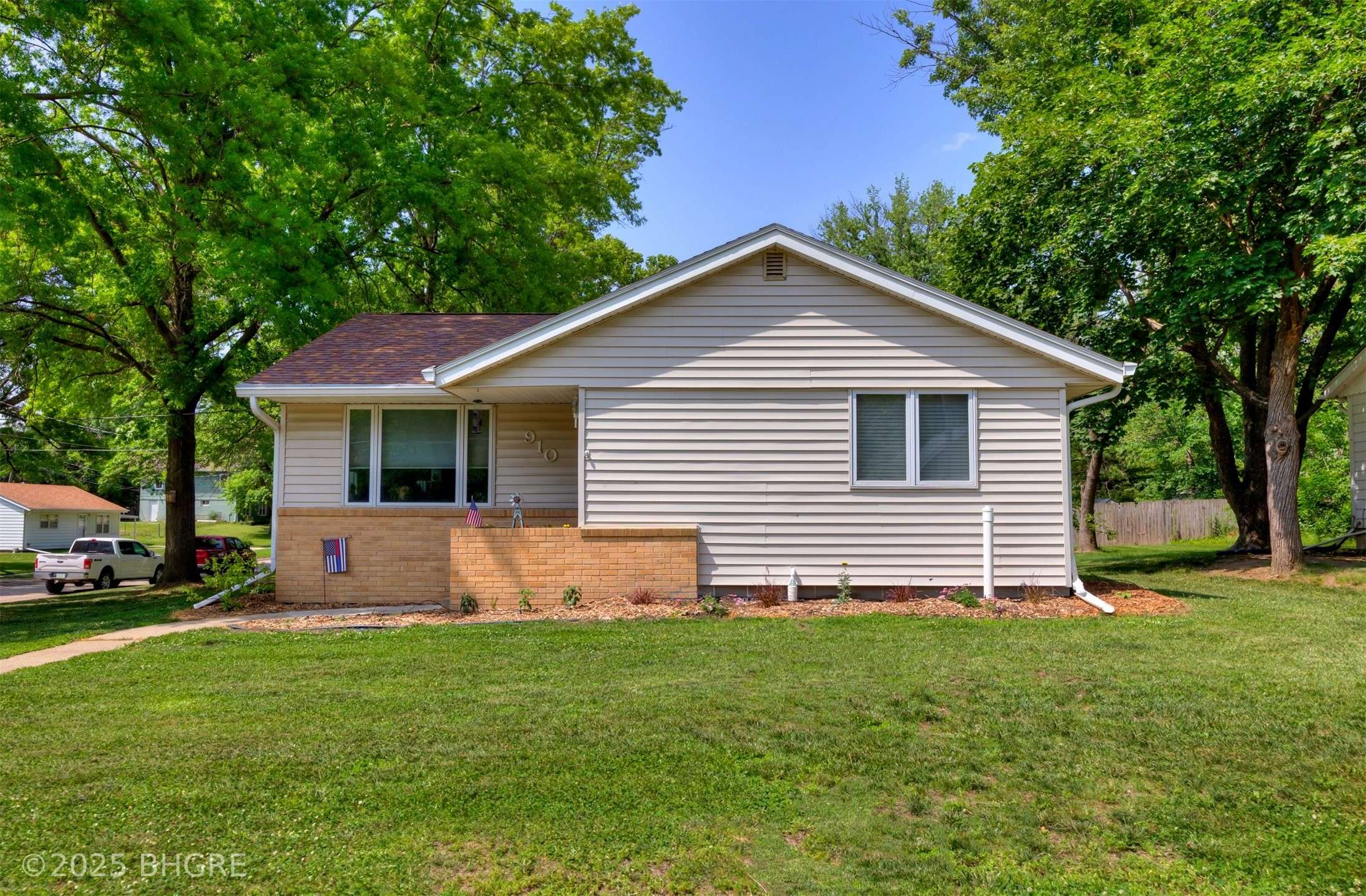 Indianola, IA 50125,910 W Boston Avenue