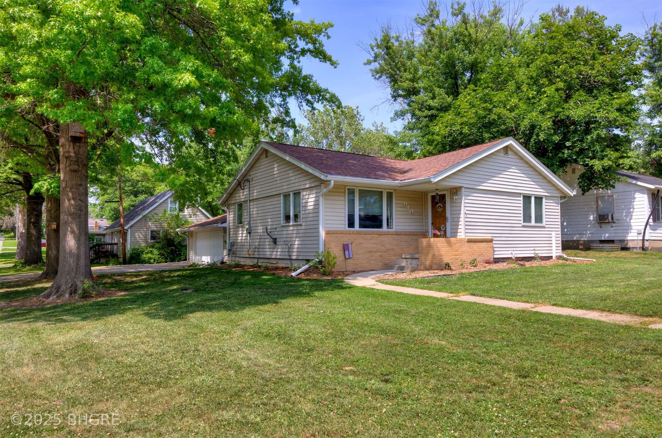 Indianola, IA 50125,910 W Boston Avenue