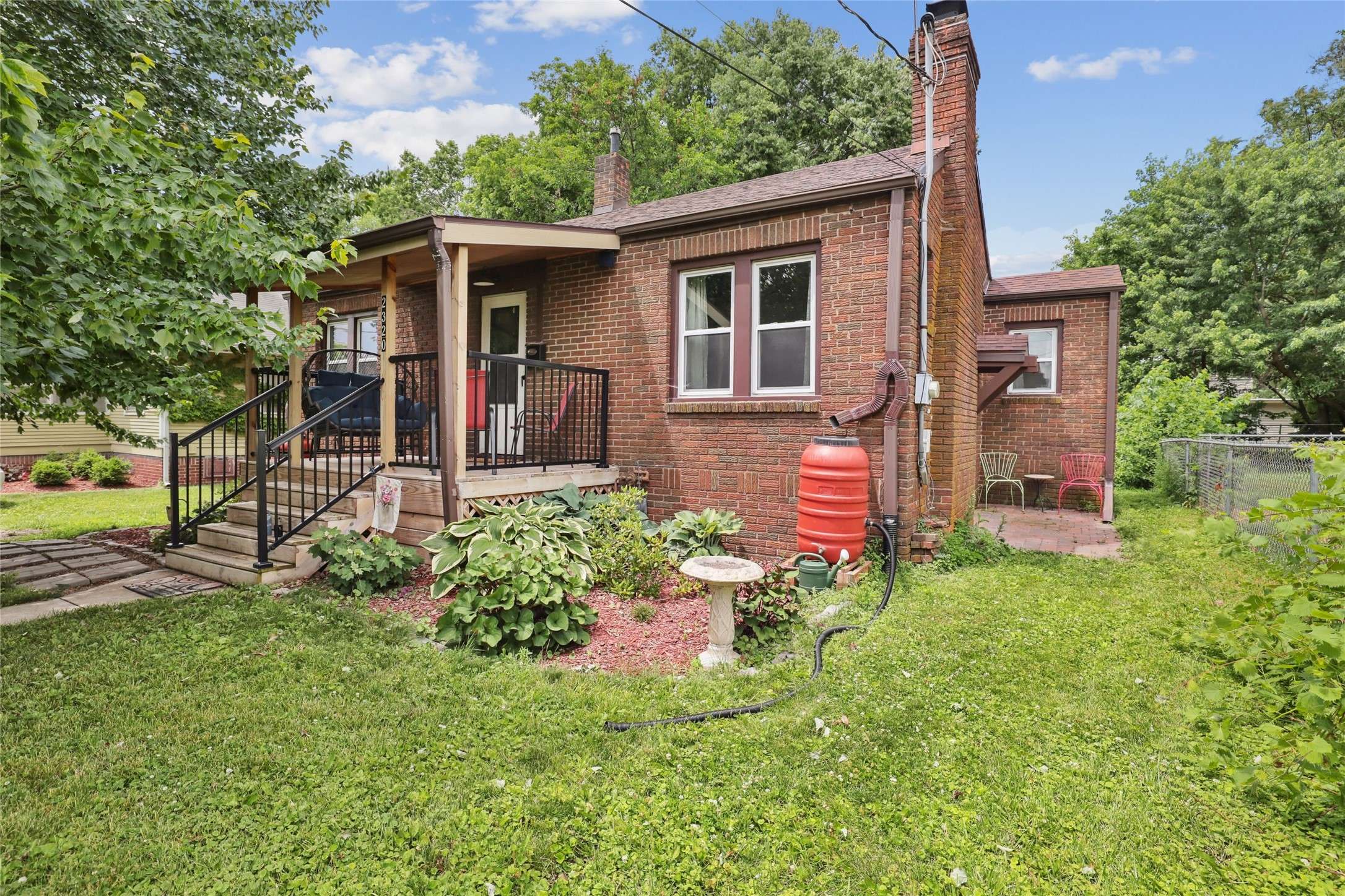 Des Moines, IA 50310,2320 44th Street