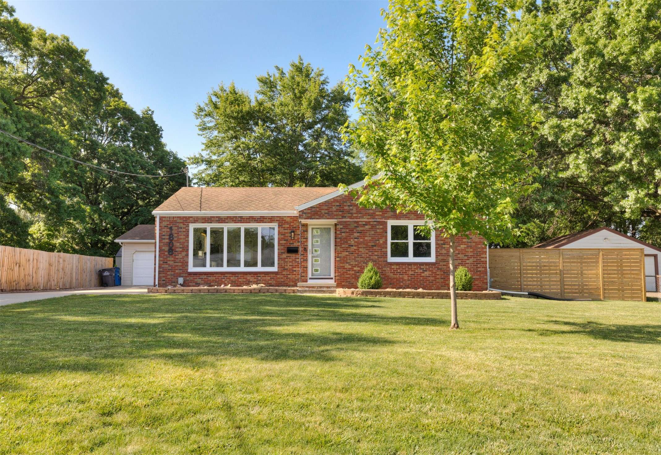 Des Moines, IA 50315,1808 Payton Avenue