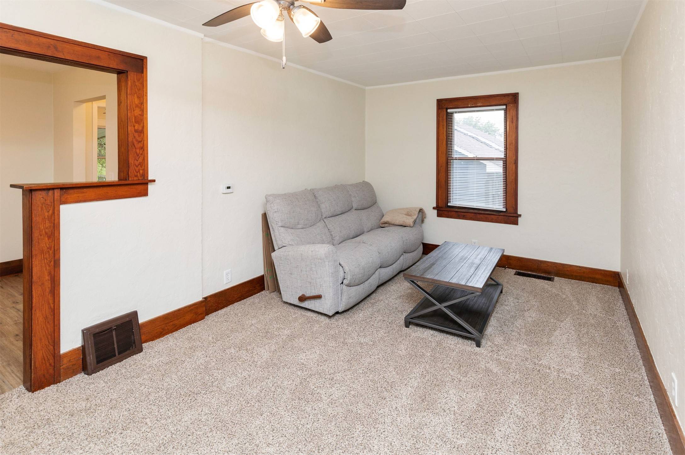 Des Moines, IA 50315,5812 SW 5th Street