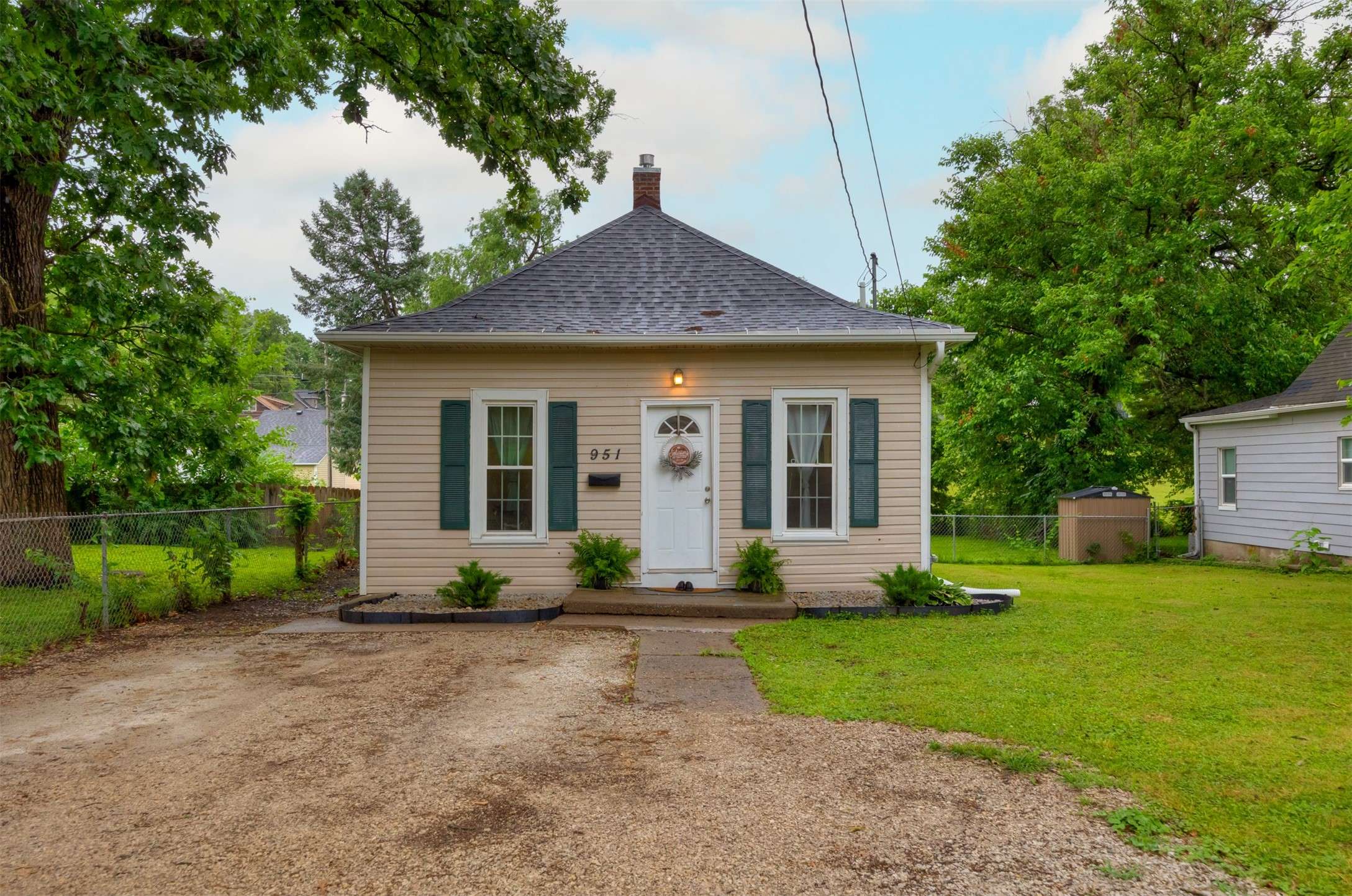 Des Moines, IA 50312,951 28th Street