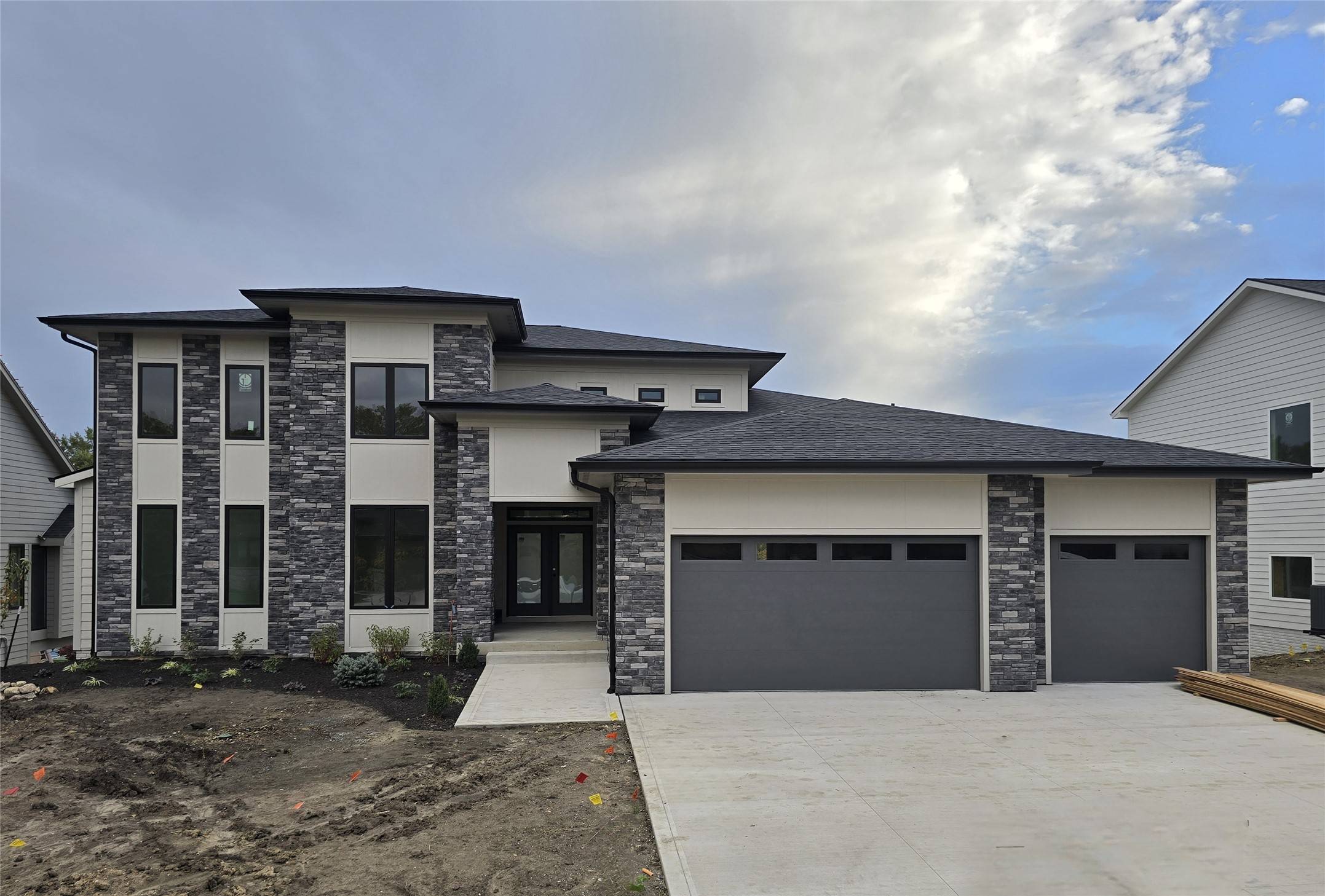 Urbandale, IA 50323,16130 Sharon Court