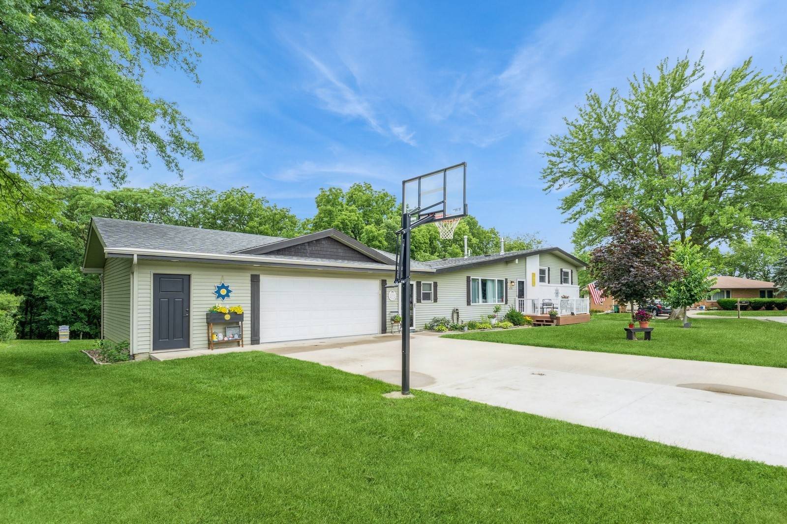 Carlisle, IA 50047,430 Lindhardt Road