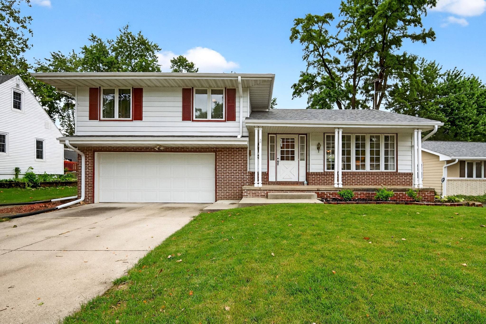 Des Moines, IA 50310,3206 48th Street