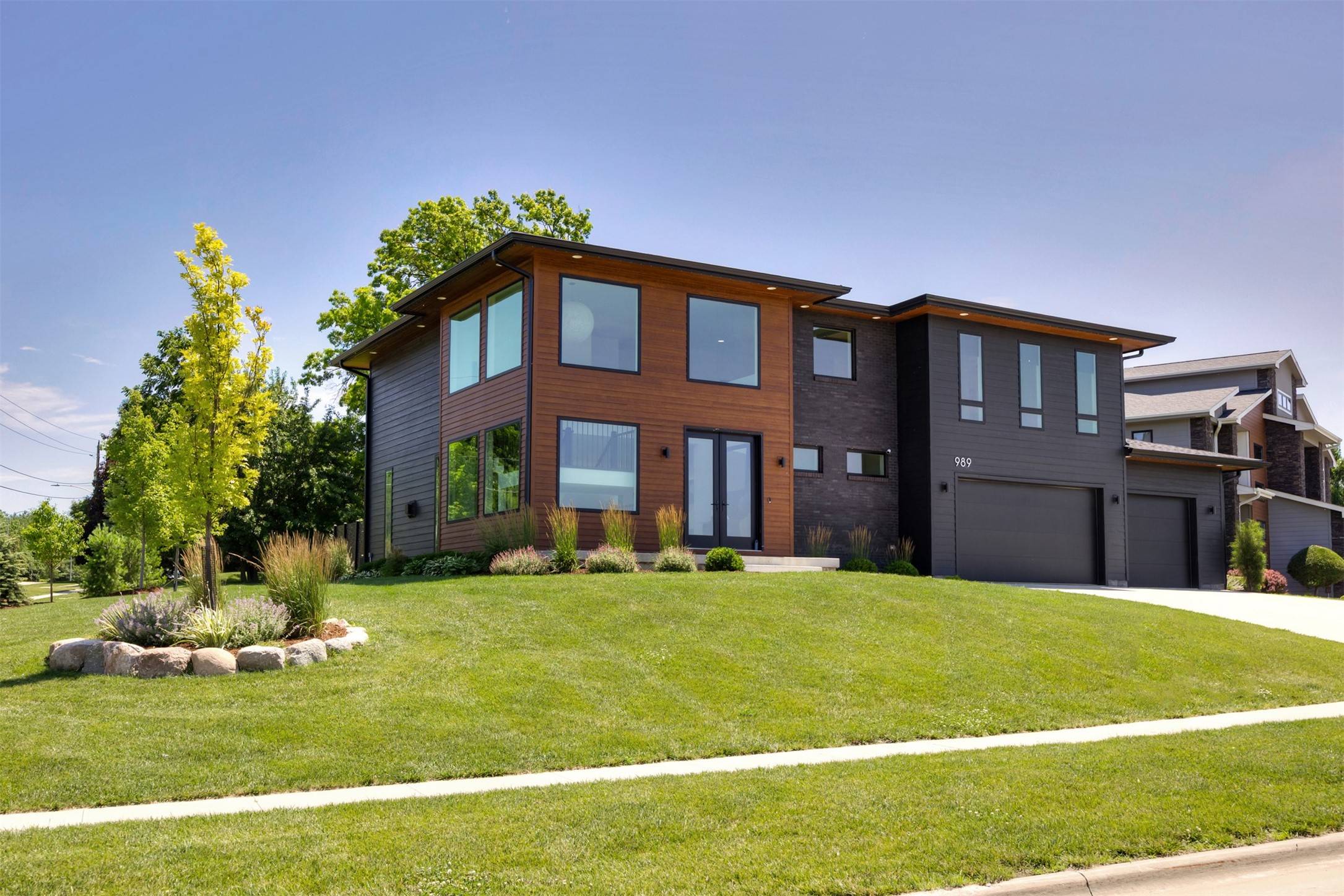 West Des Moines, IA 50266,989 65th Street
