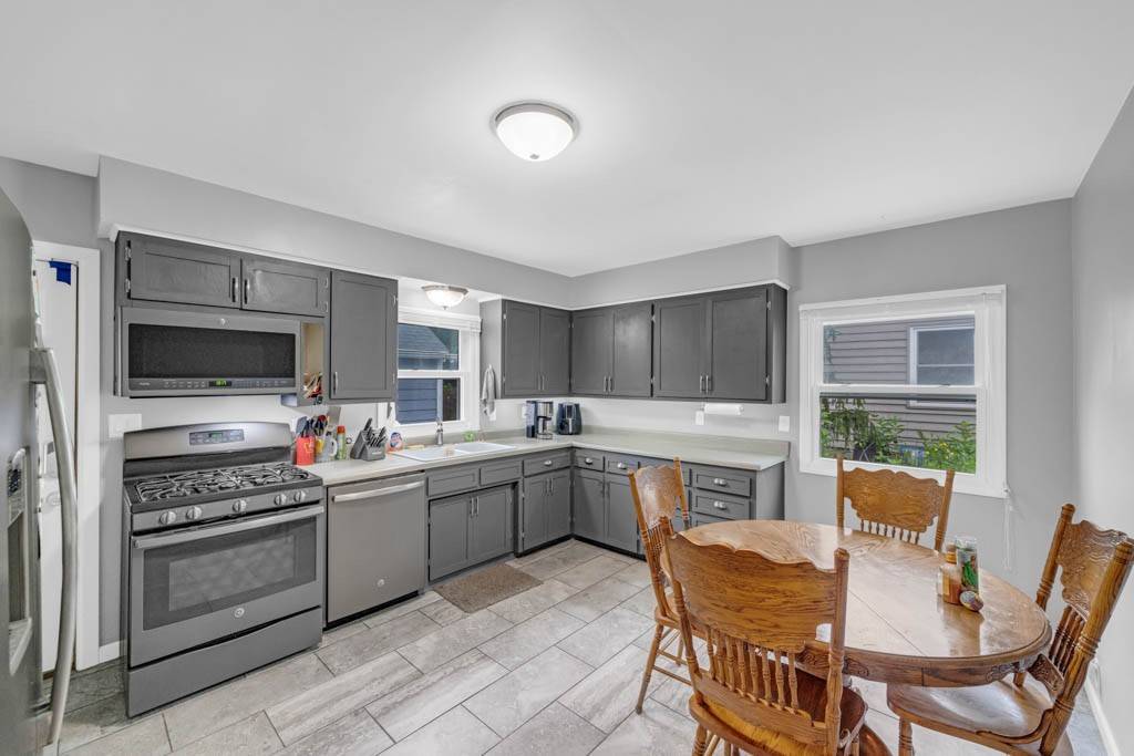 Ames, IA 50010,1303 Stafford Avenue