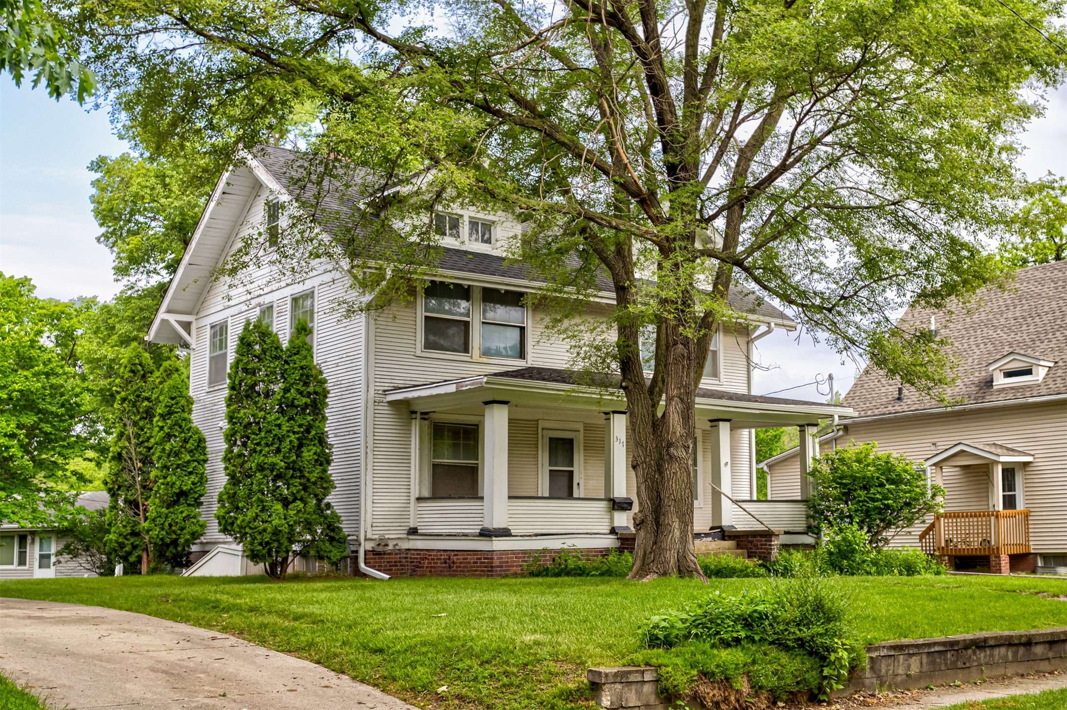 Ames, IA 50010,317 N Russell Avenue
