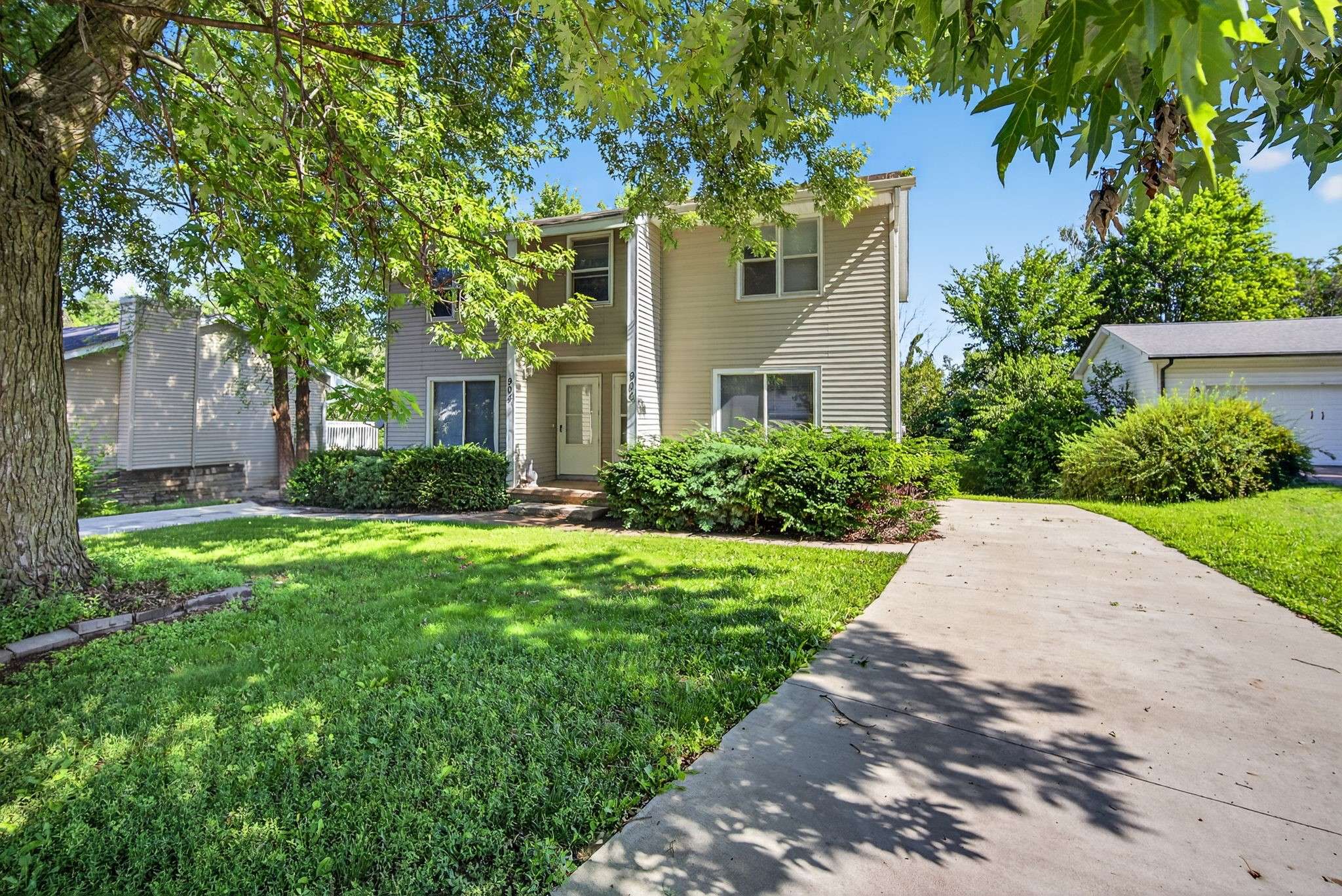 Des Moines, IA 50315,904 E Hackley Avenue