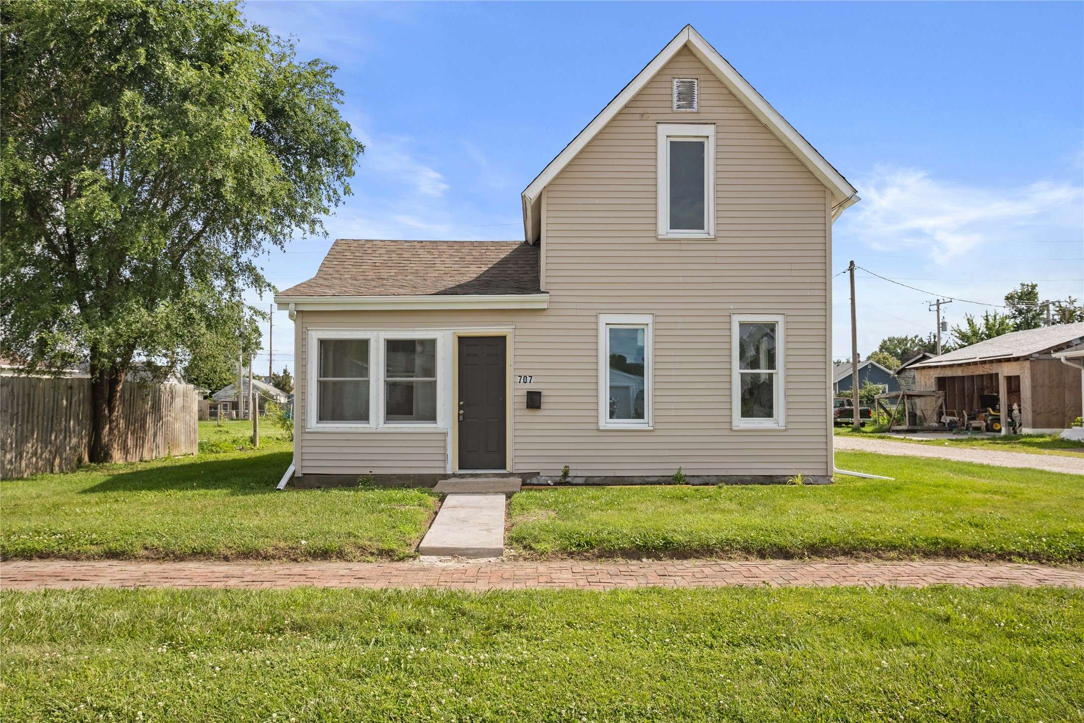 Marshalltown, IA 50158,707 Bromley Street