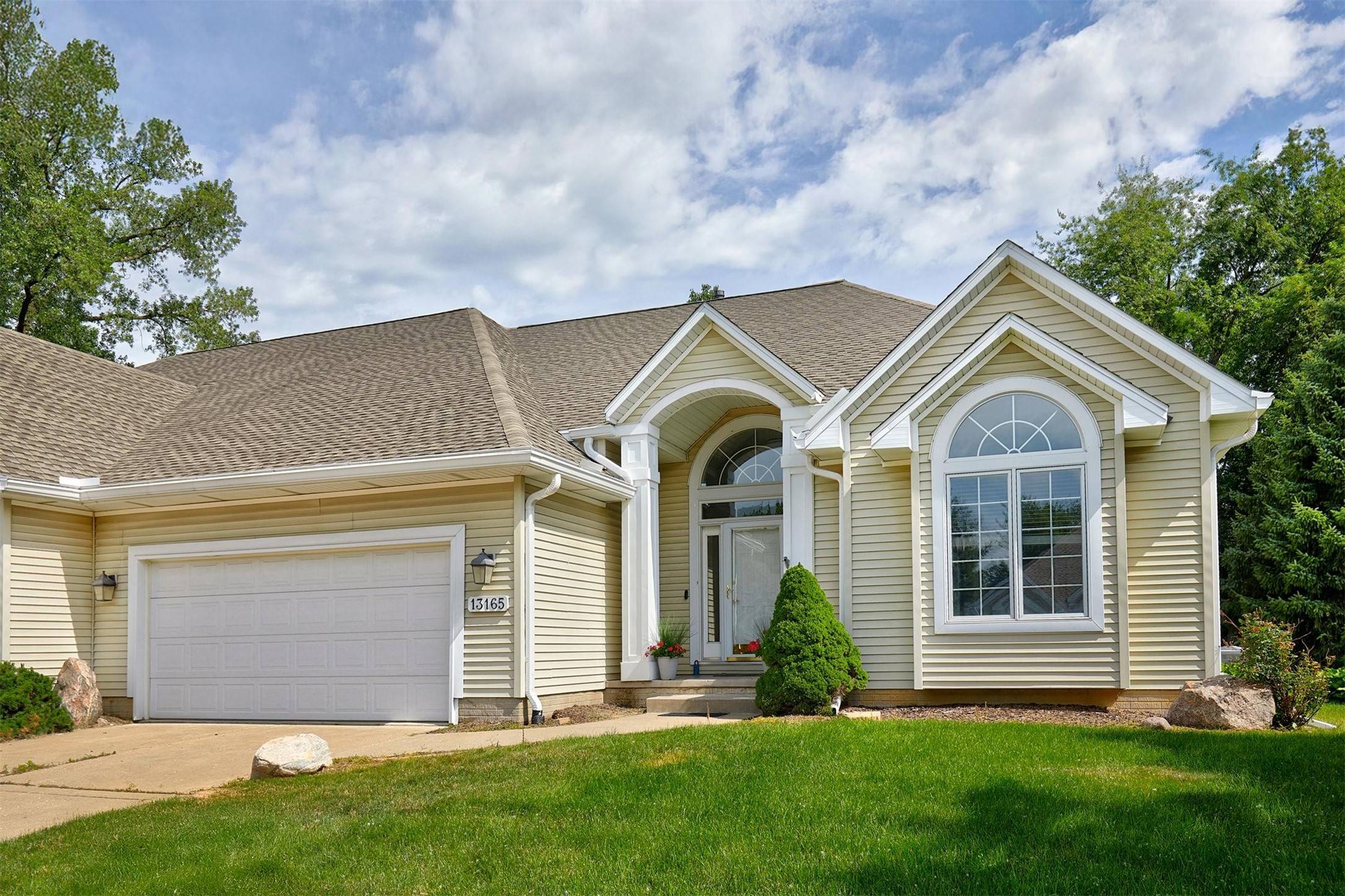 Clive, IA 50325,13165 Pinecrest Lane