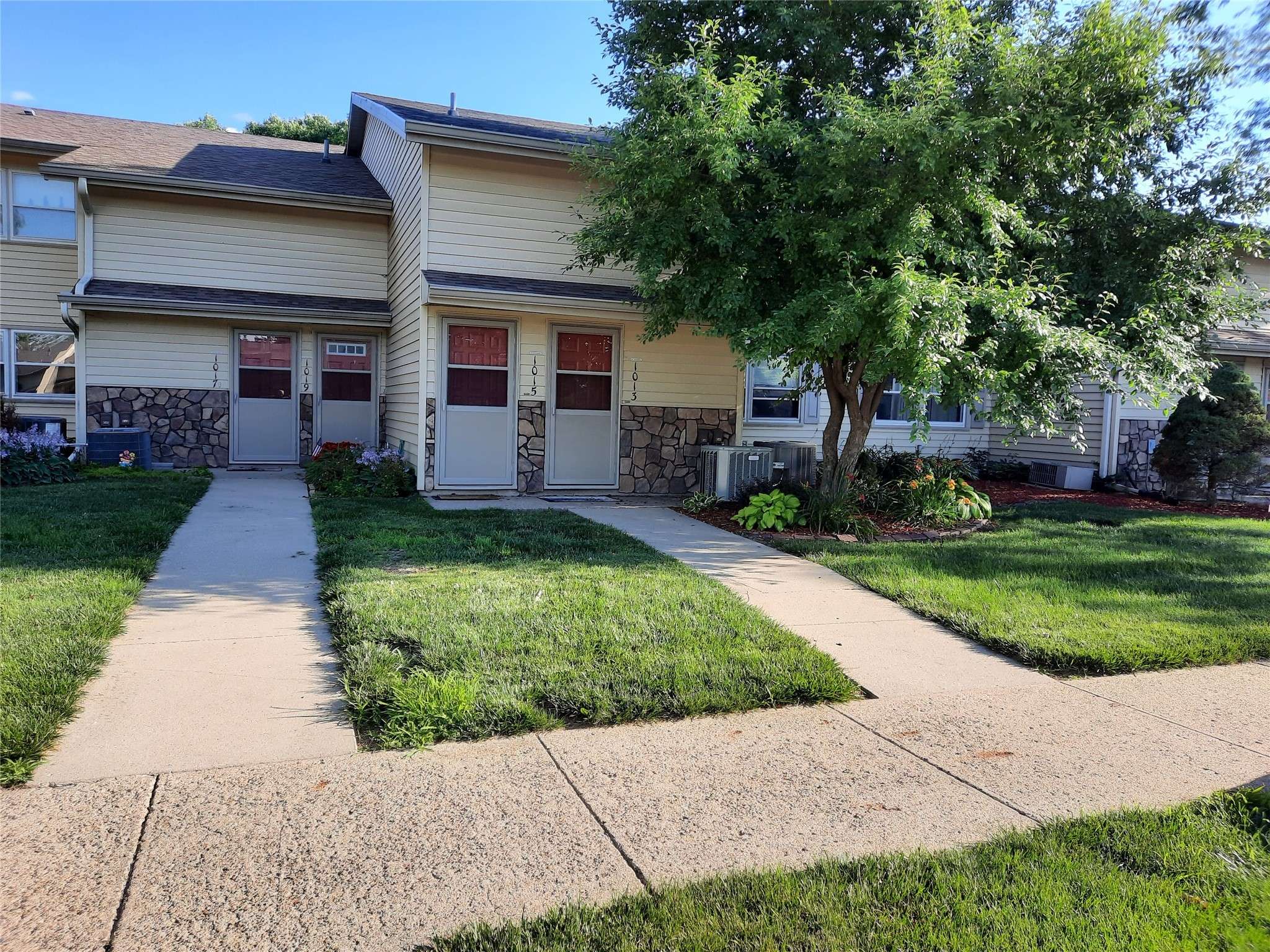 Ankeny, IA 50023,1015 NW Greenwood Street