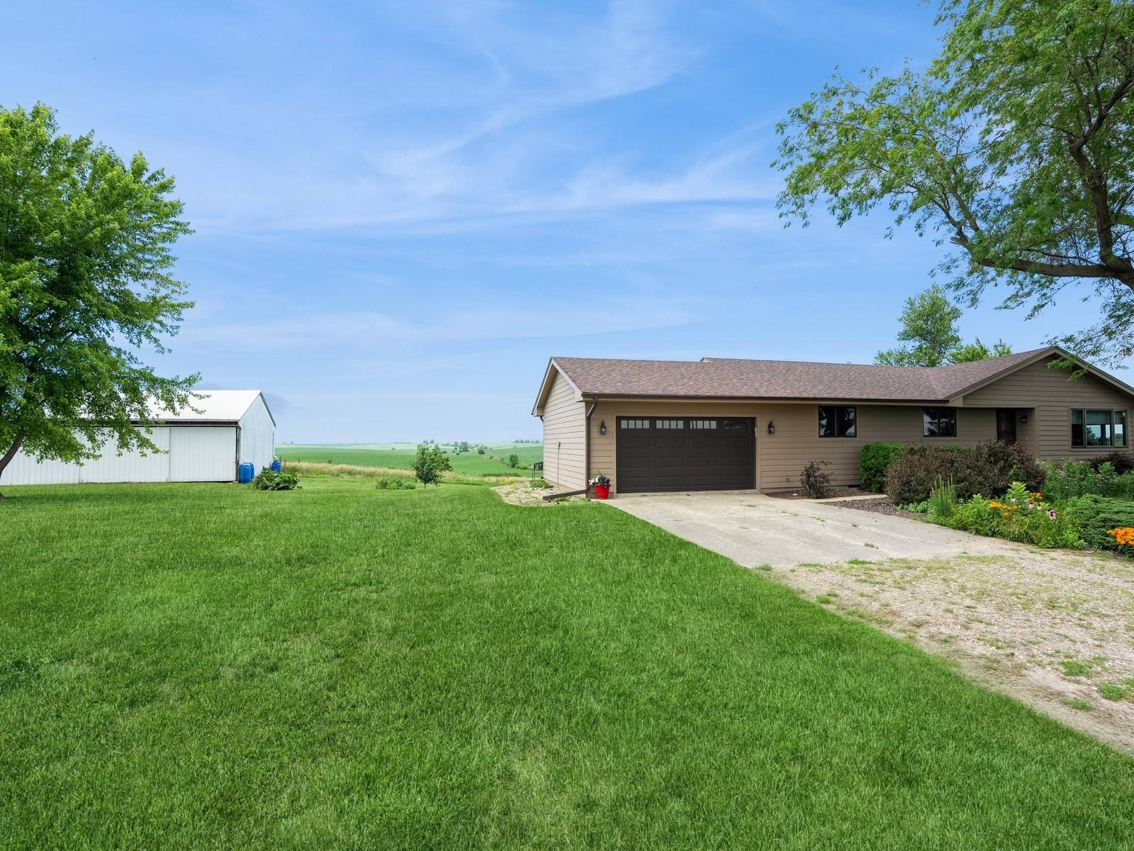Newton, IA 50208,1246 N 75th Avenue W