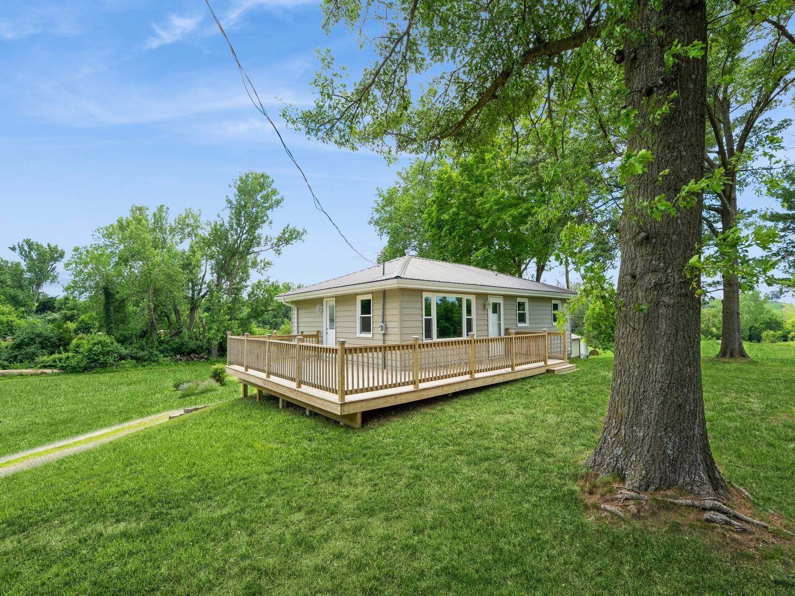 Newton, IA 50208,5323 Highway F36 Highway W