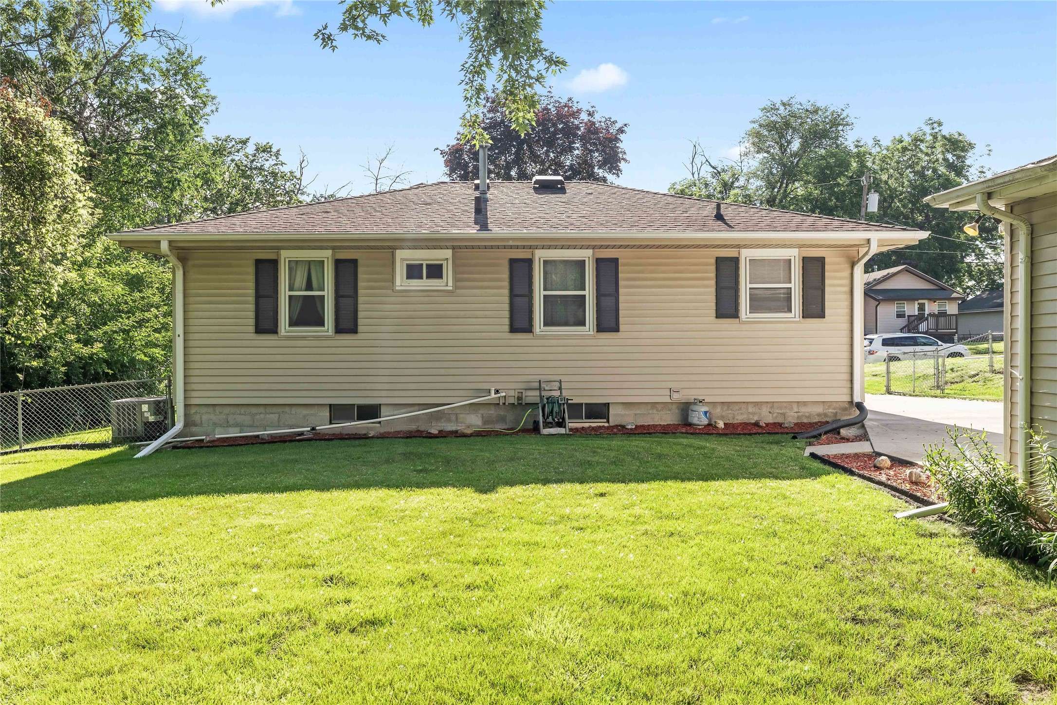 Des Moines, IA 50317,3520 E 32nd Street