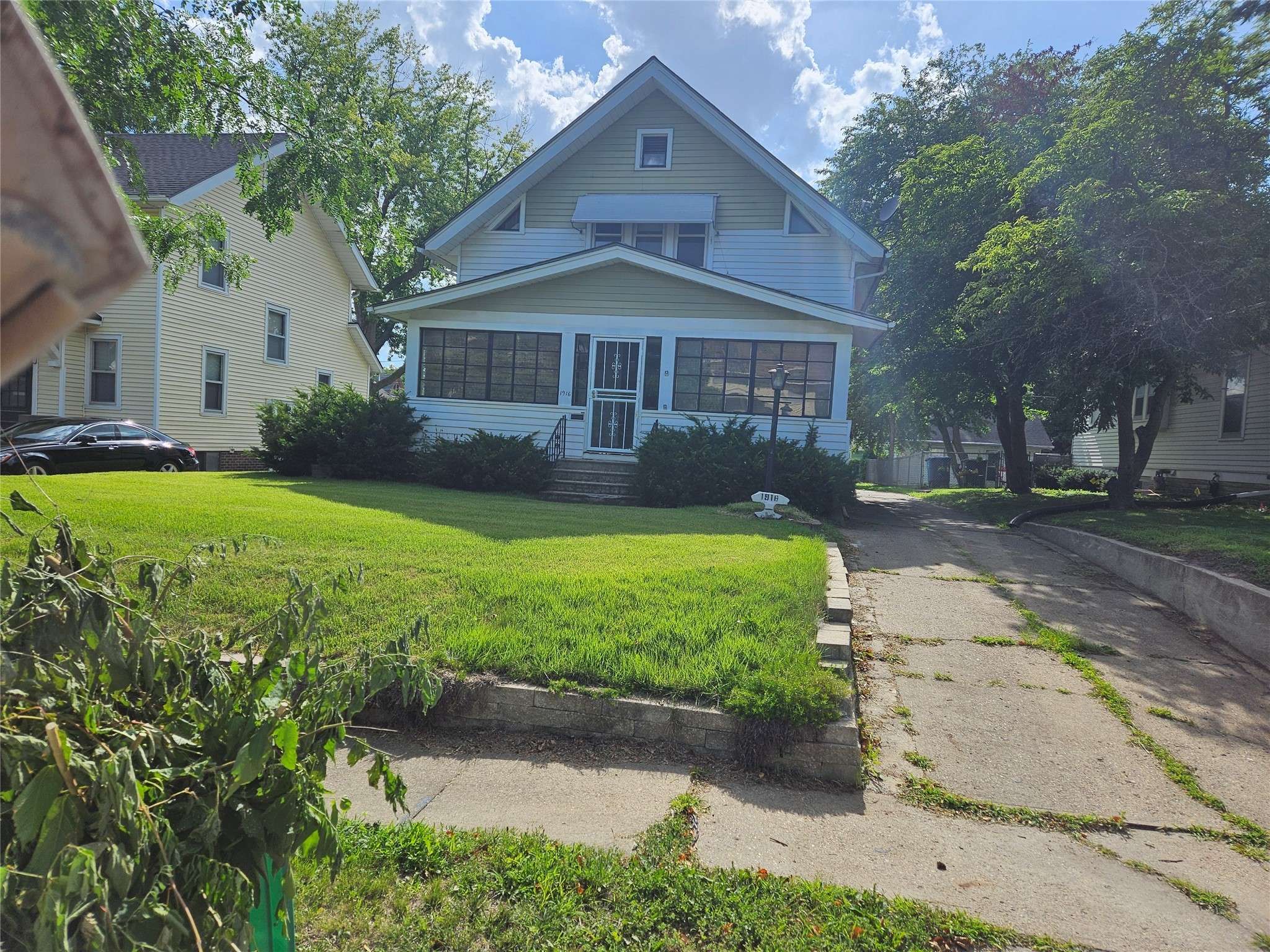 Des Moines, IA 50316,1916 York Street