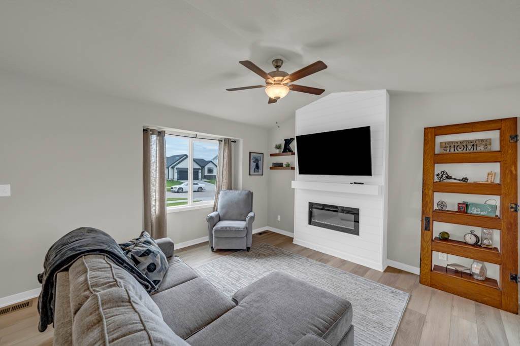 Ankeny, IA 50023,4412 NW 12th Street