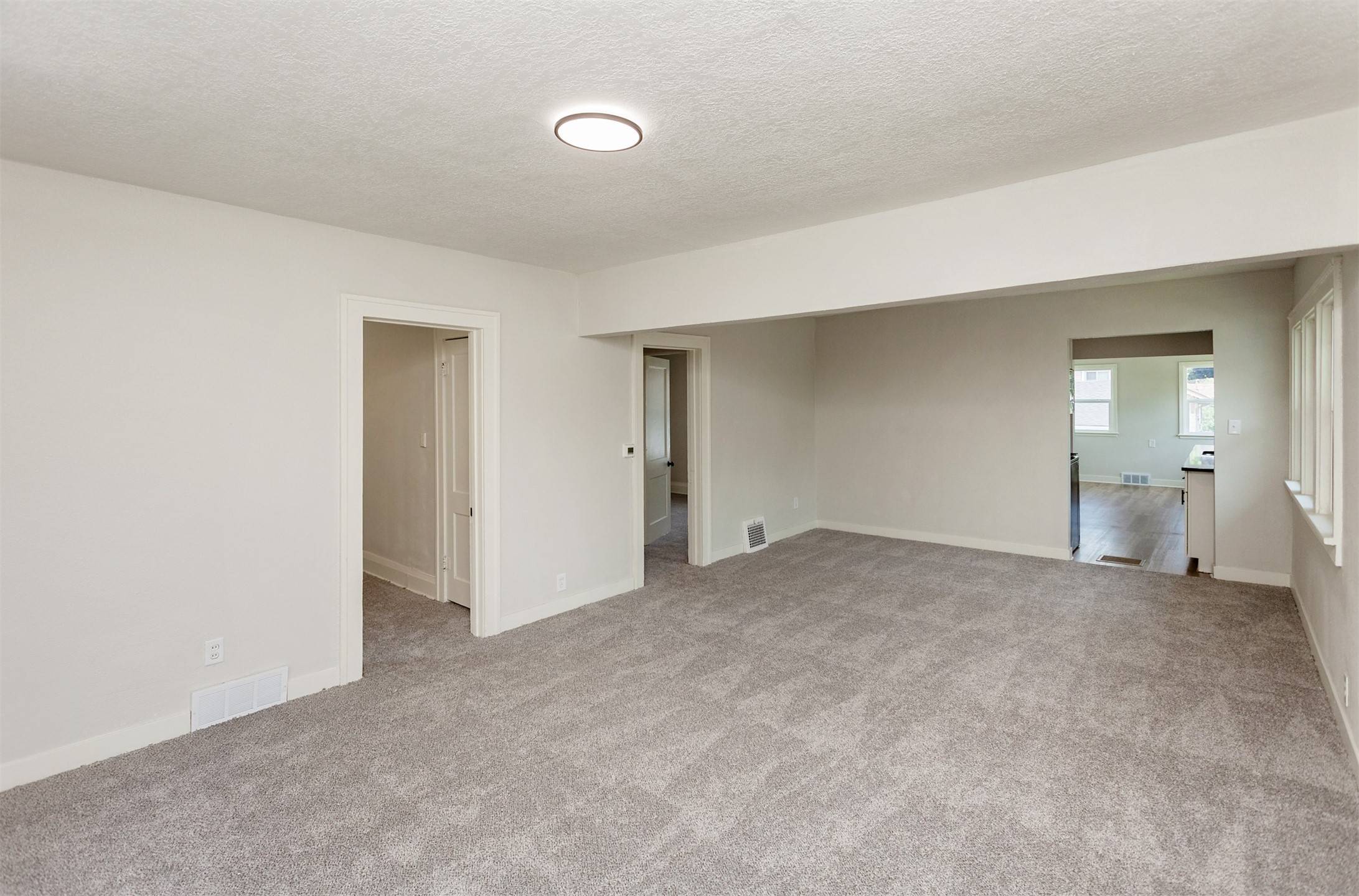 Des Moines, IA 50315,1301 Watrous Avenue