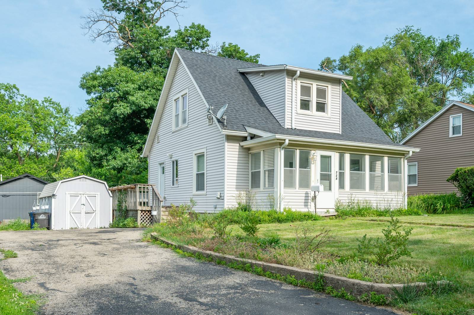 Des Moines, IA 50312,724 24th Street