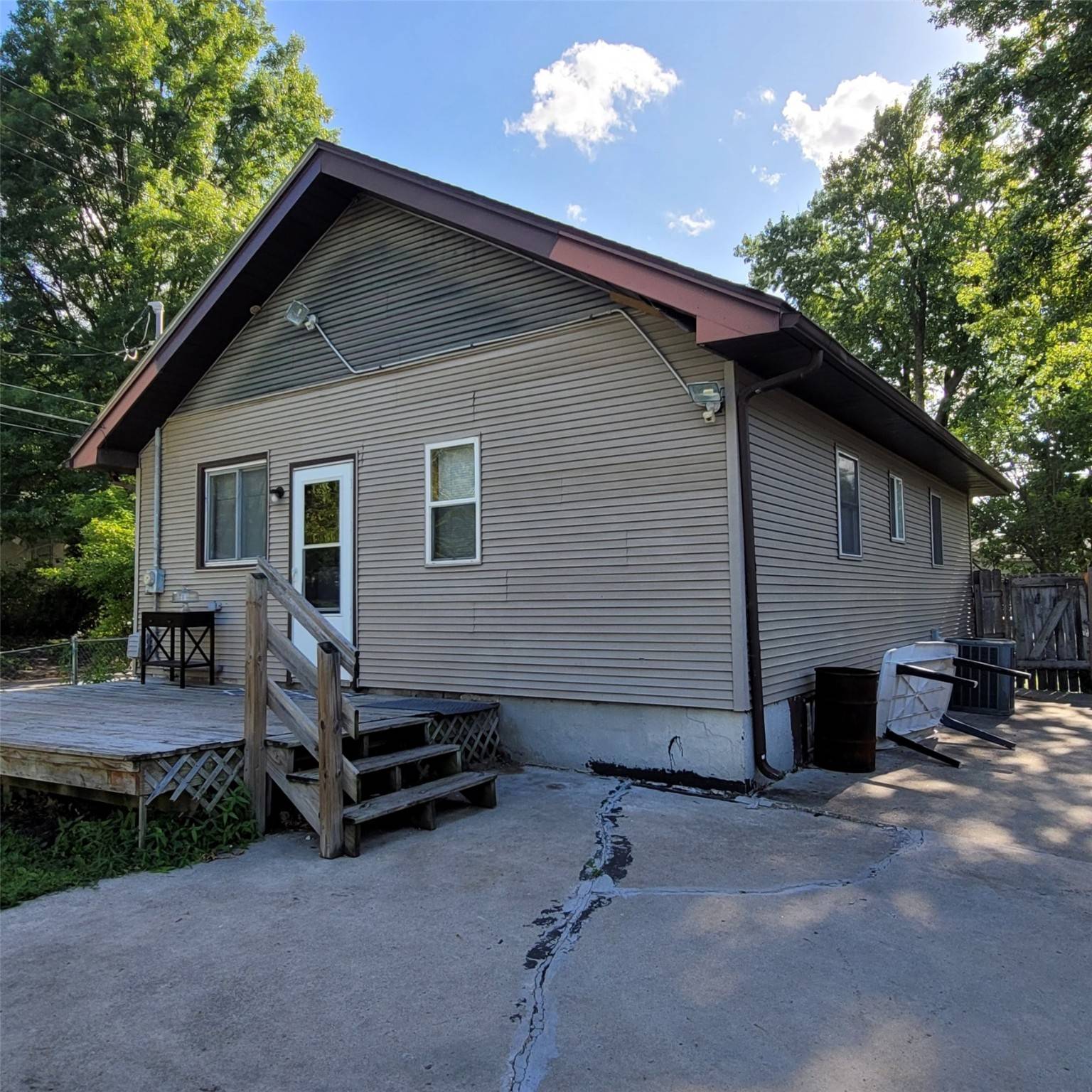 Des Moines, IA 50313,3901 3rd Street