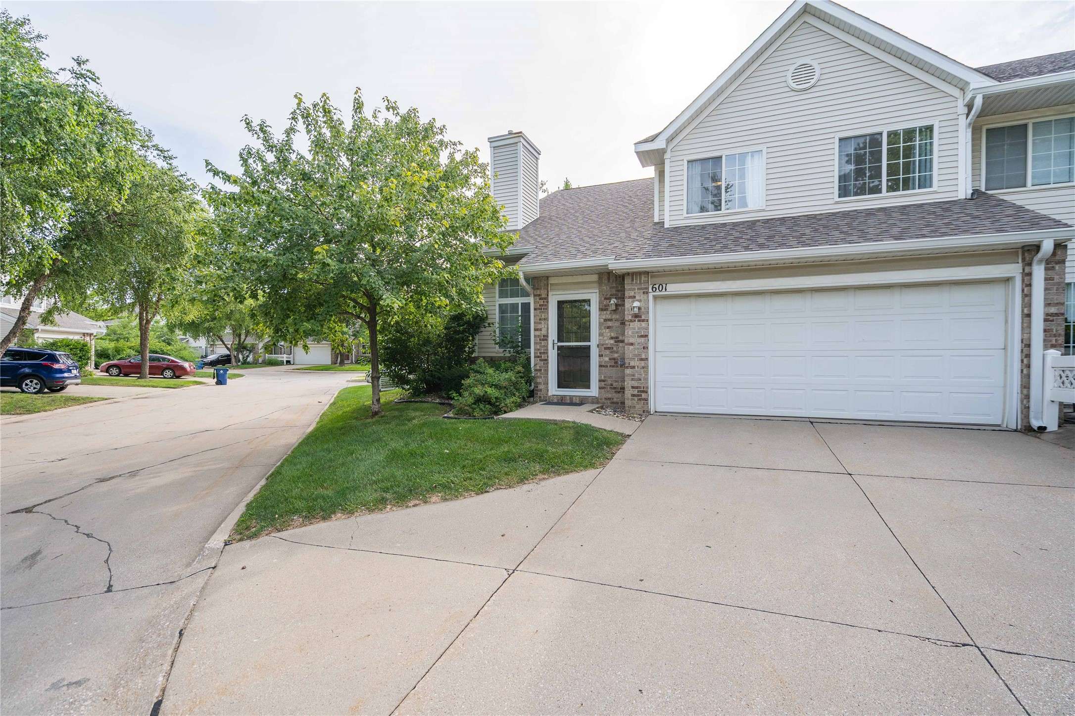 West Des Moines, IA 50266,150 S Prairie View Drive #601